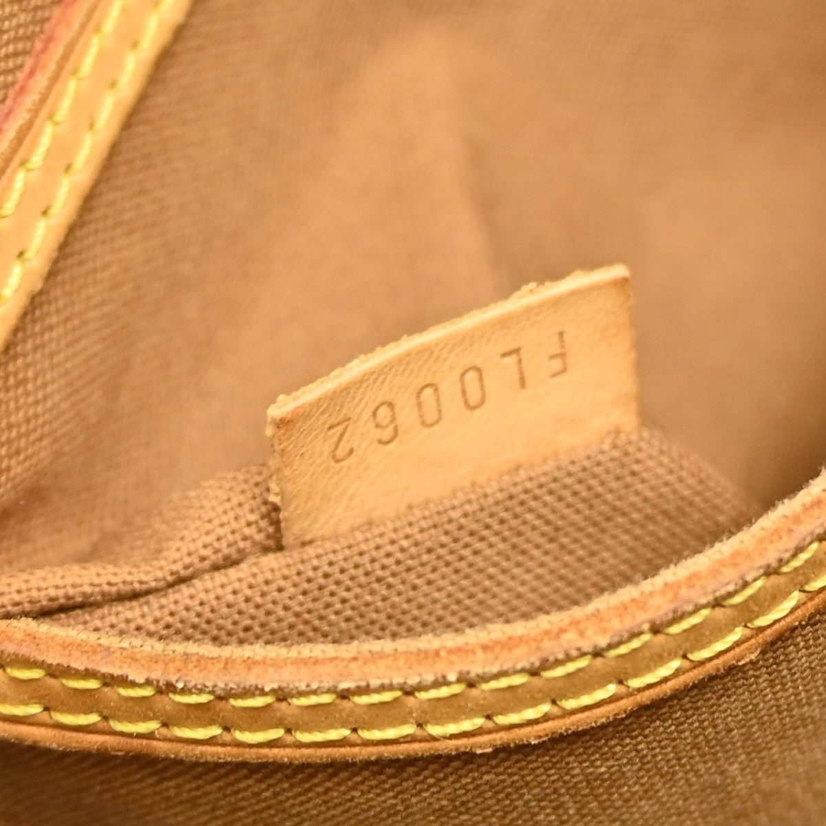 Louis Vuitton Louis Vuitton Alma Handbag Monogram Canvas Size ONE SIZE - 5 Thumbnail