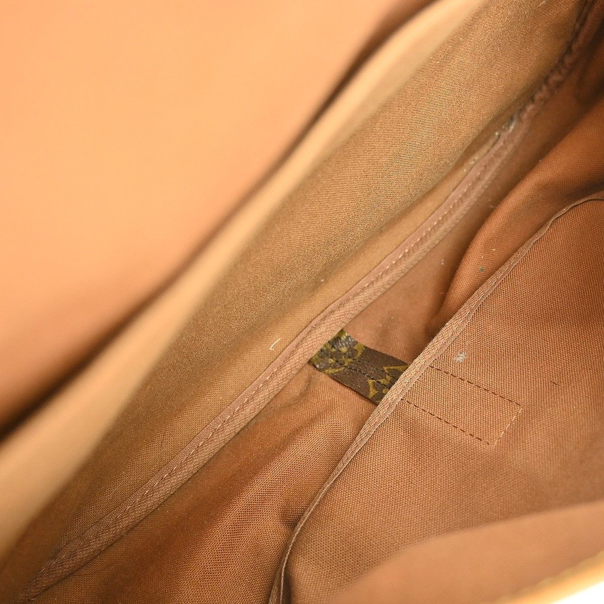Louis Vuitton Louis Vuitton Saumur Handbag Monogram Canvas Size ONE SIZE - 3 Thumbnail