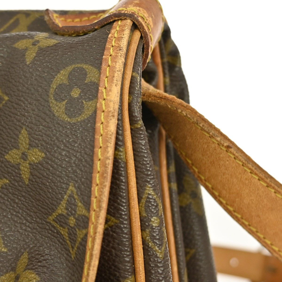 Louis Vuitton Louis Vuitton Saumur Handbag Monogram Canvas Size ONE SIZE - 6 Thumbnail