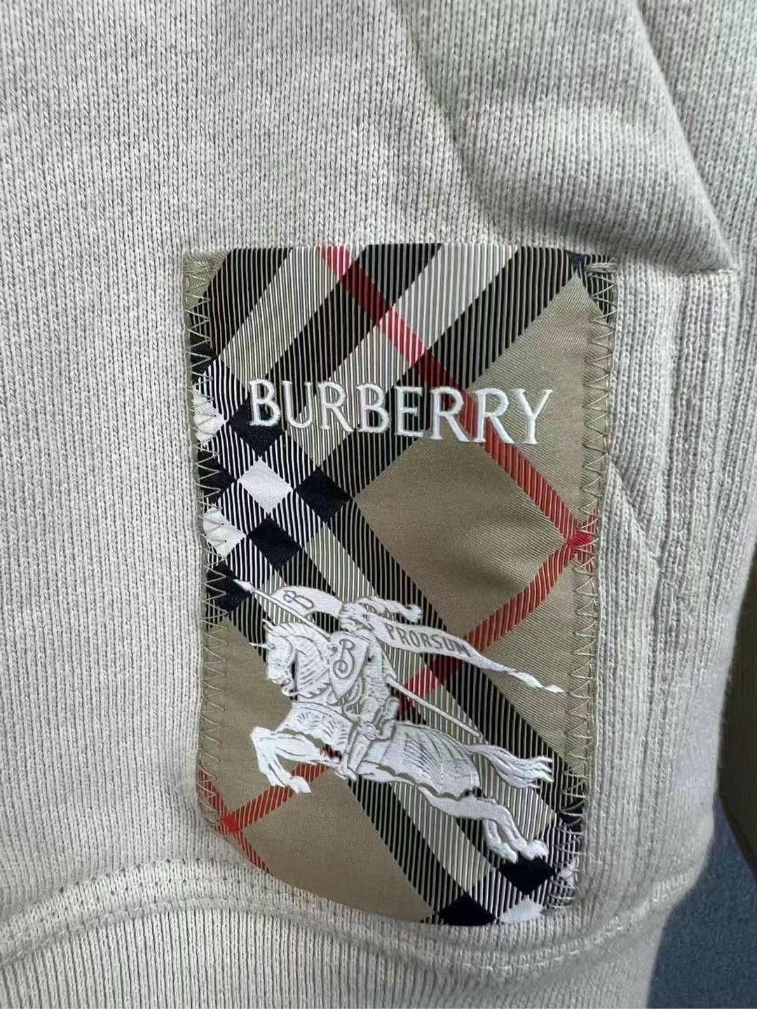 Burberry burberry plaid hoodie with logo patch Size US S / EU 44-46 / 1 - 3 Thumbnail