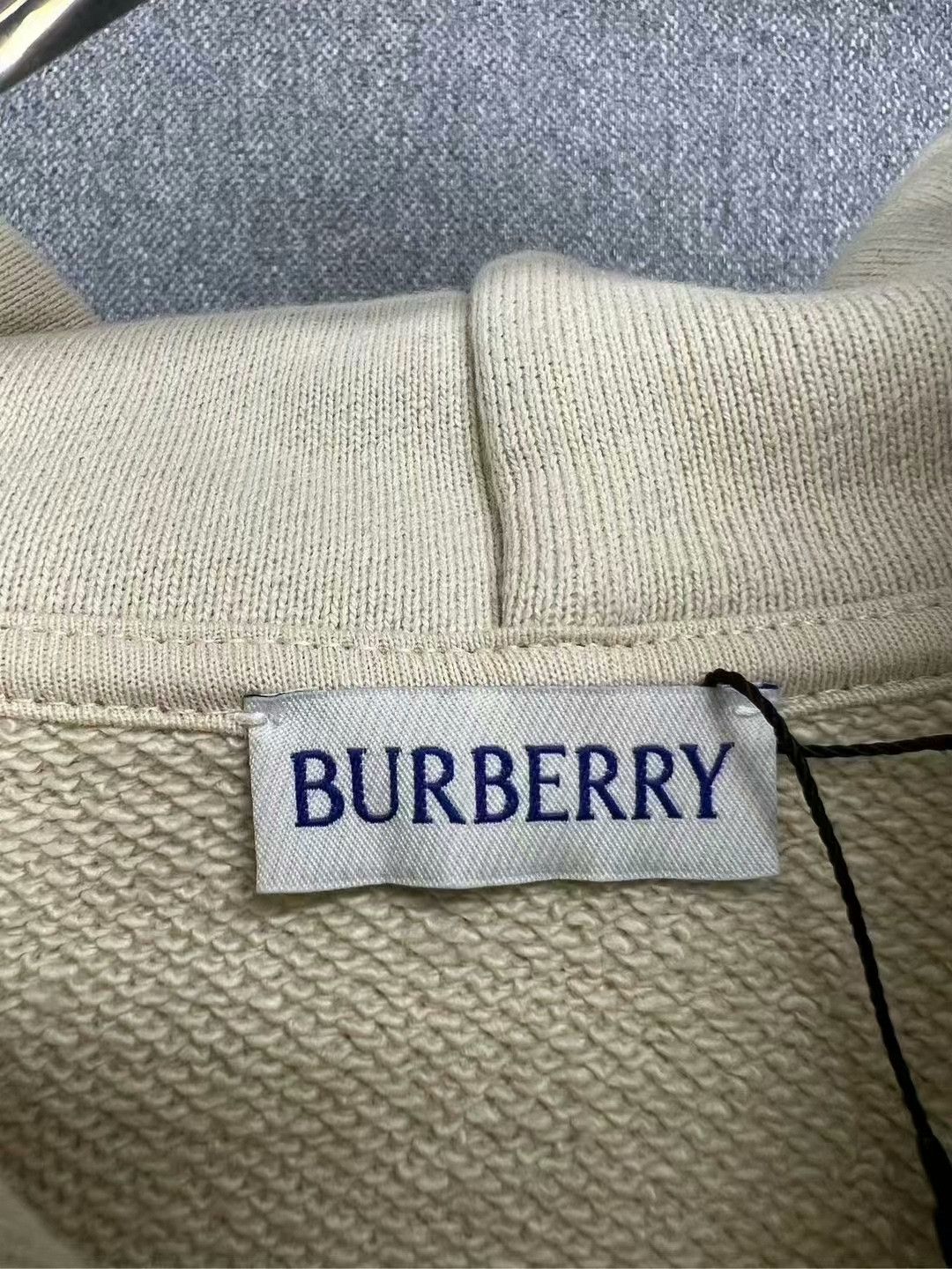 Burberry burberry plaid hoodie with logo patch Size US S / EU 44-46 / 1 - 4 Thumbnail