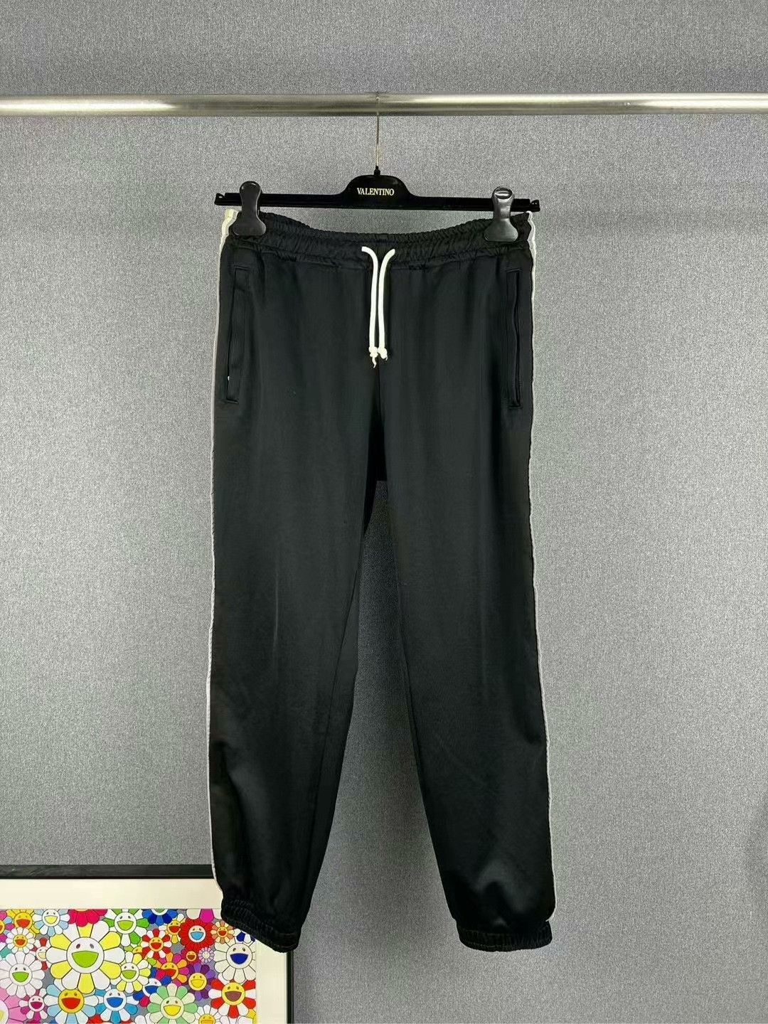 Gucci gucci black logo side pants for women Size US 26 / EU 42 - 2 Thumbnail