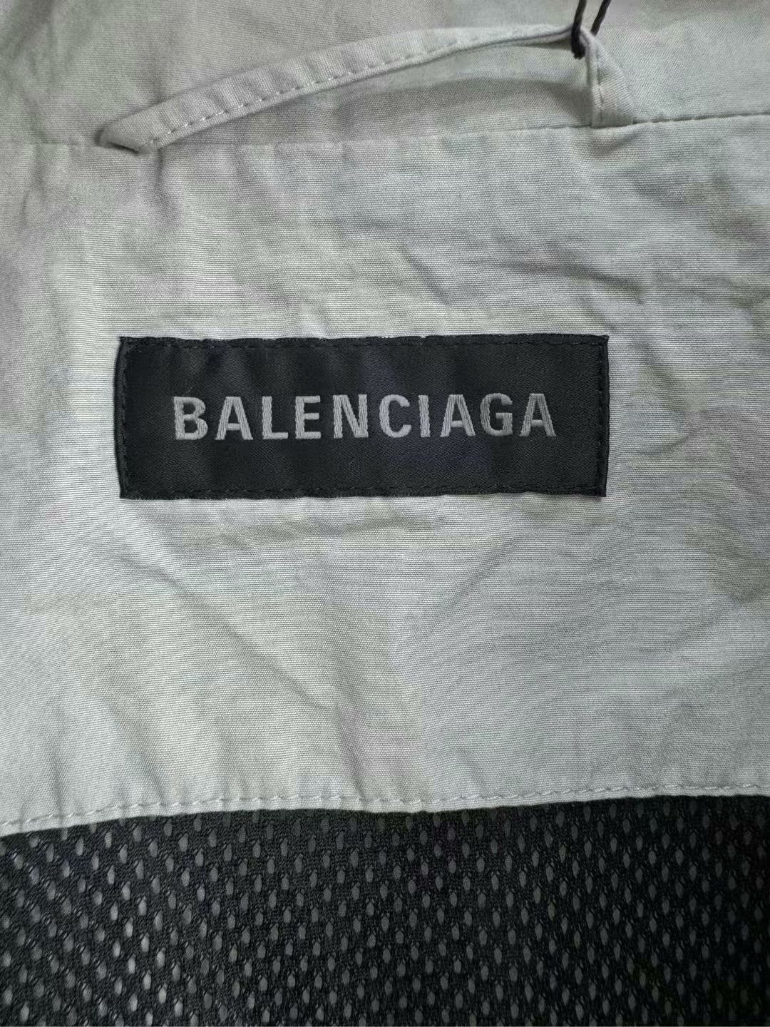 Balenciaga balenciaga patchwork windbreaker jacket in s Size US S / EU 44-46 / 1 - 3 Thumbnail