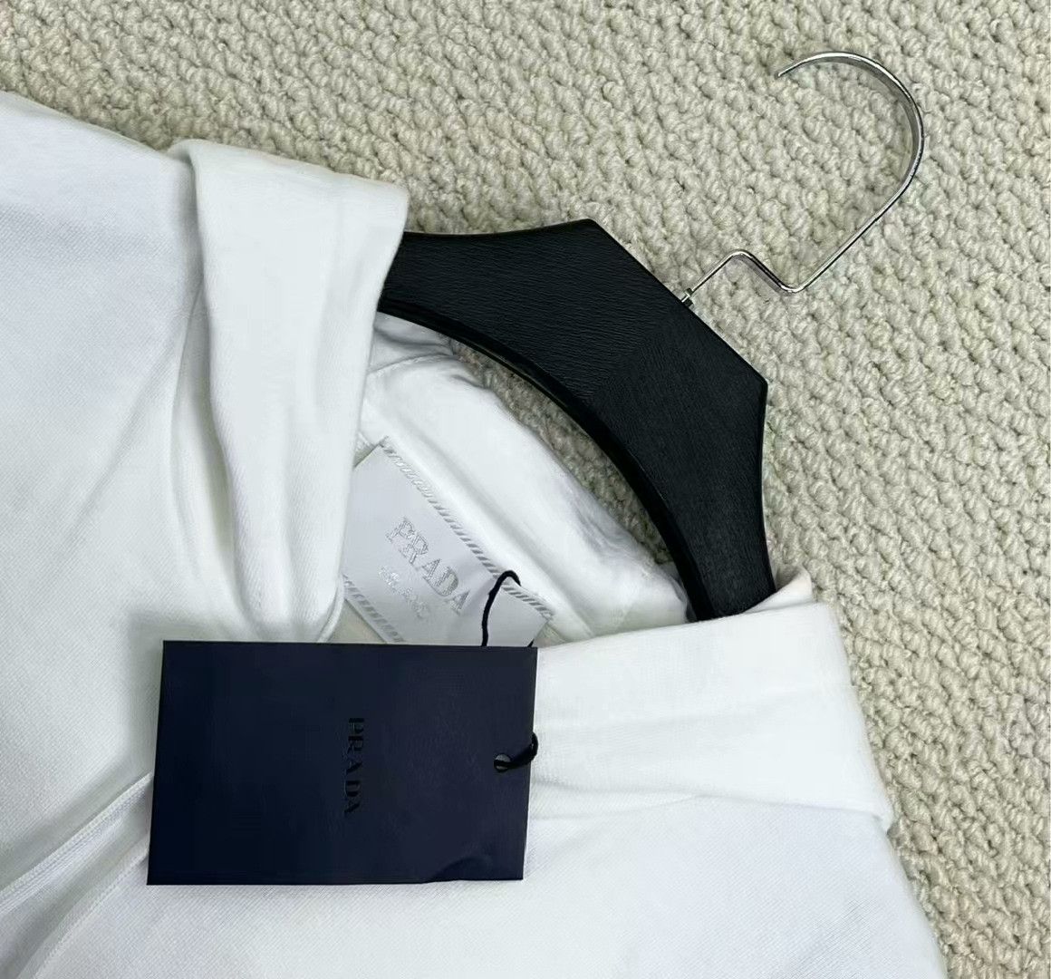Prada prada white logo hoodie with triangle tag Size US M / EU 48-50 / 2 - 2 Thumbnail