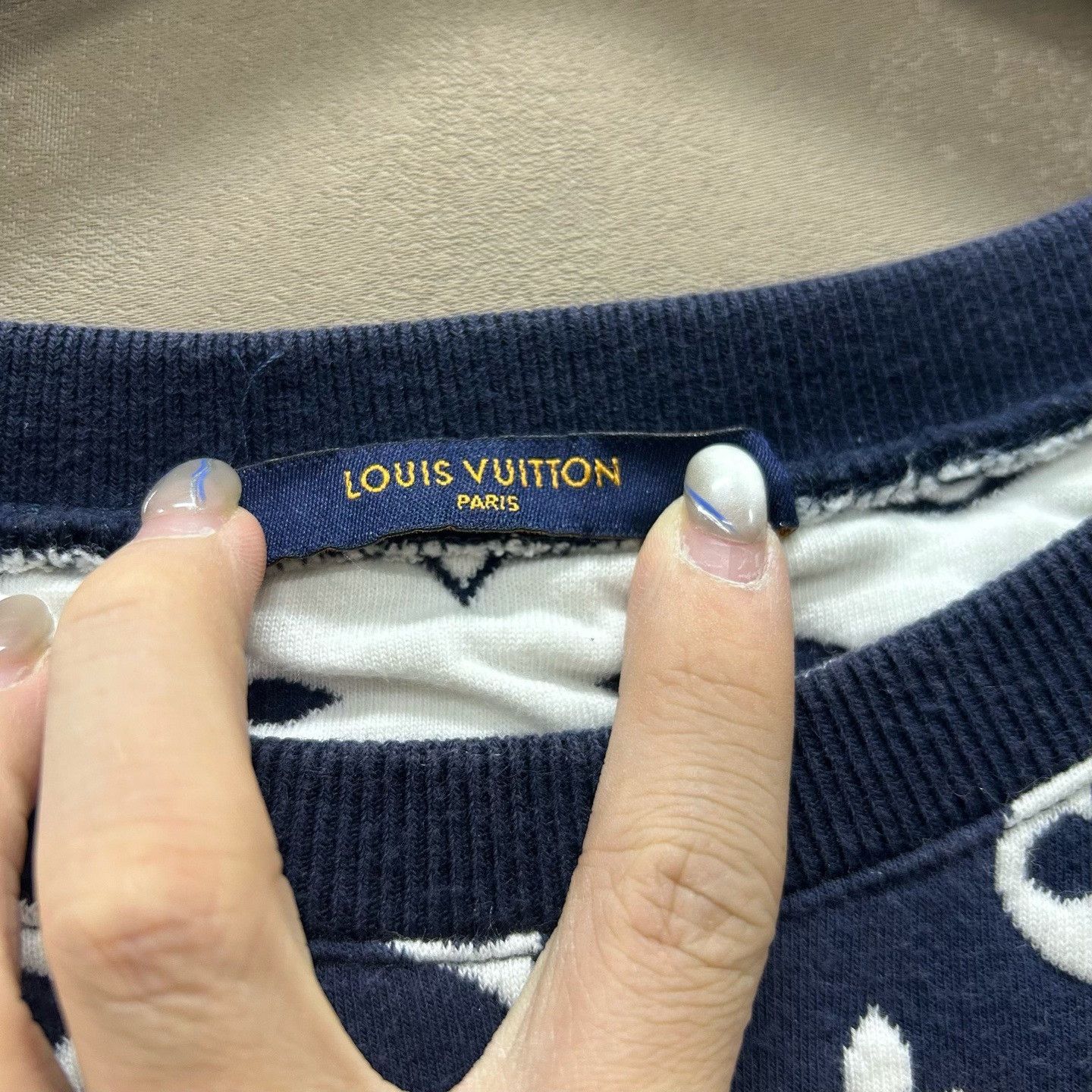 Louis Vuitton louis vuitton printed crew neck sweatshirt Size US XL / EU 56 / 4 - 3 Thumbnail