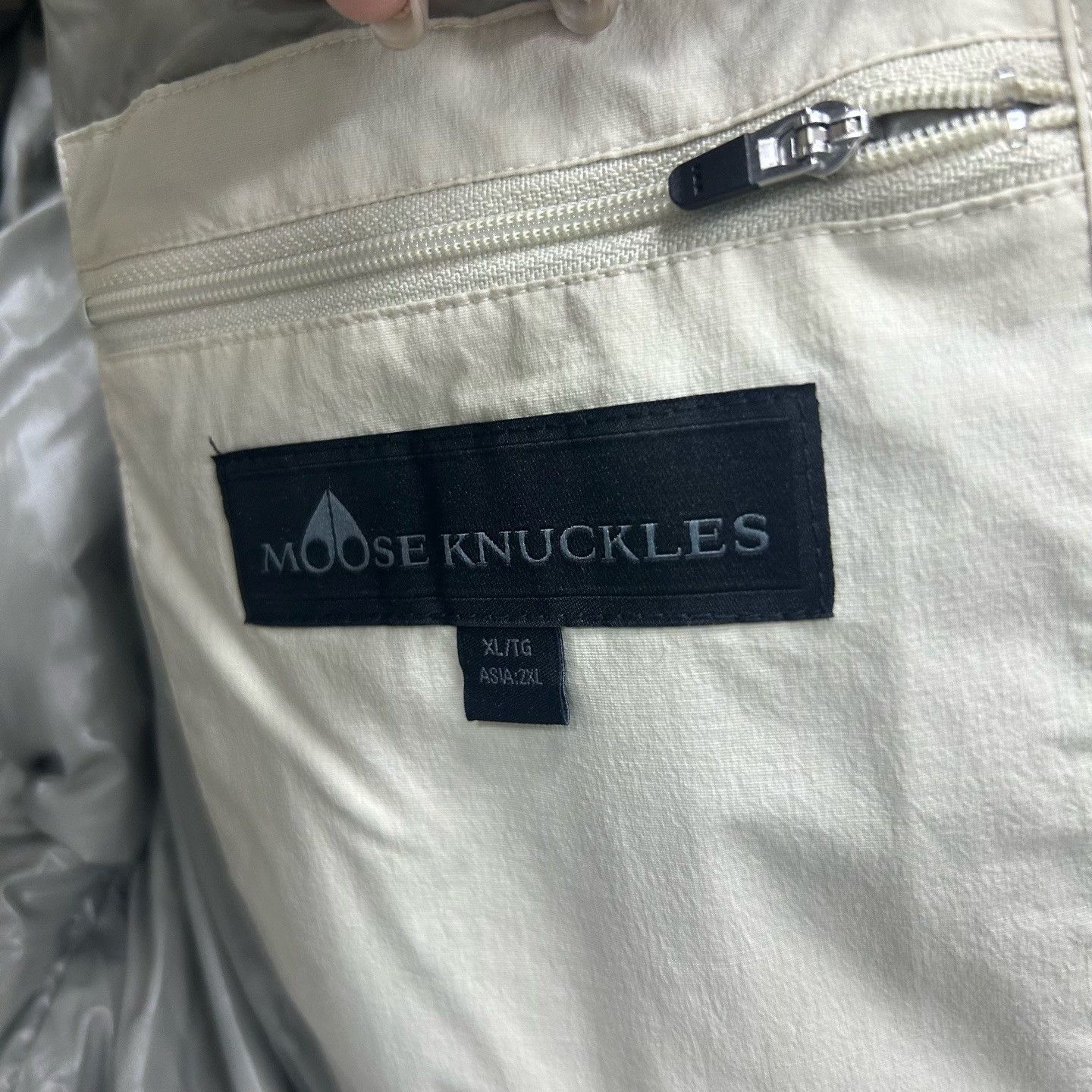 Moose Knuckles moose knuckles beige down vest size 2XL Size US XXL / EU 58 / 5 - 4 Thumbnail