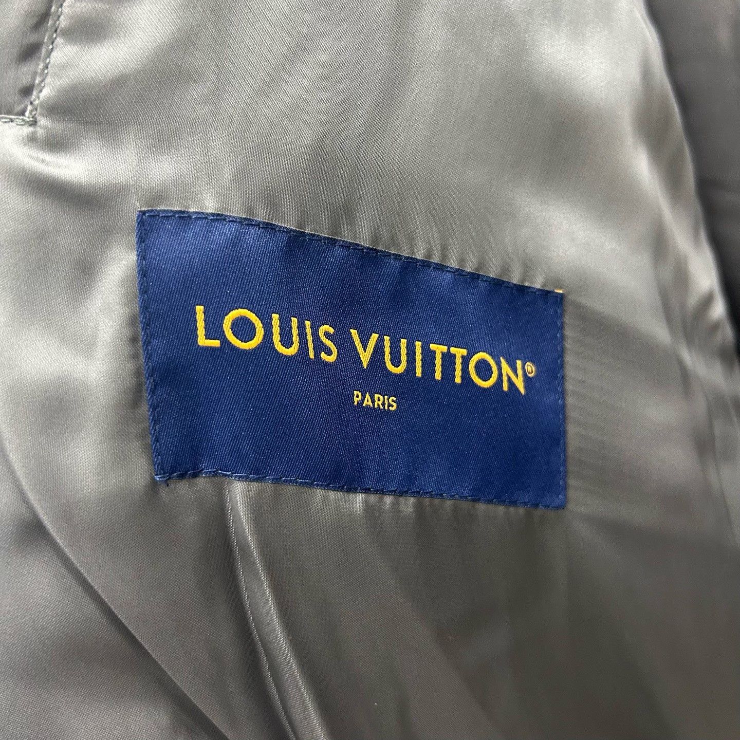 Louis Vuitton louis vuitton gray down jacket size 44 Size US L / EU 52-54 / 3 - 4 Thumbnail