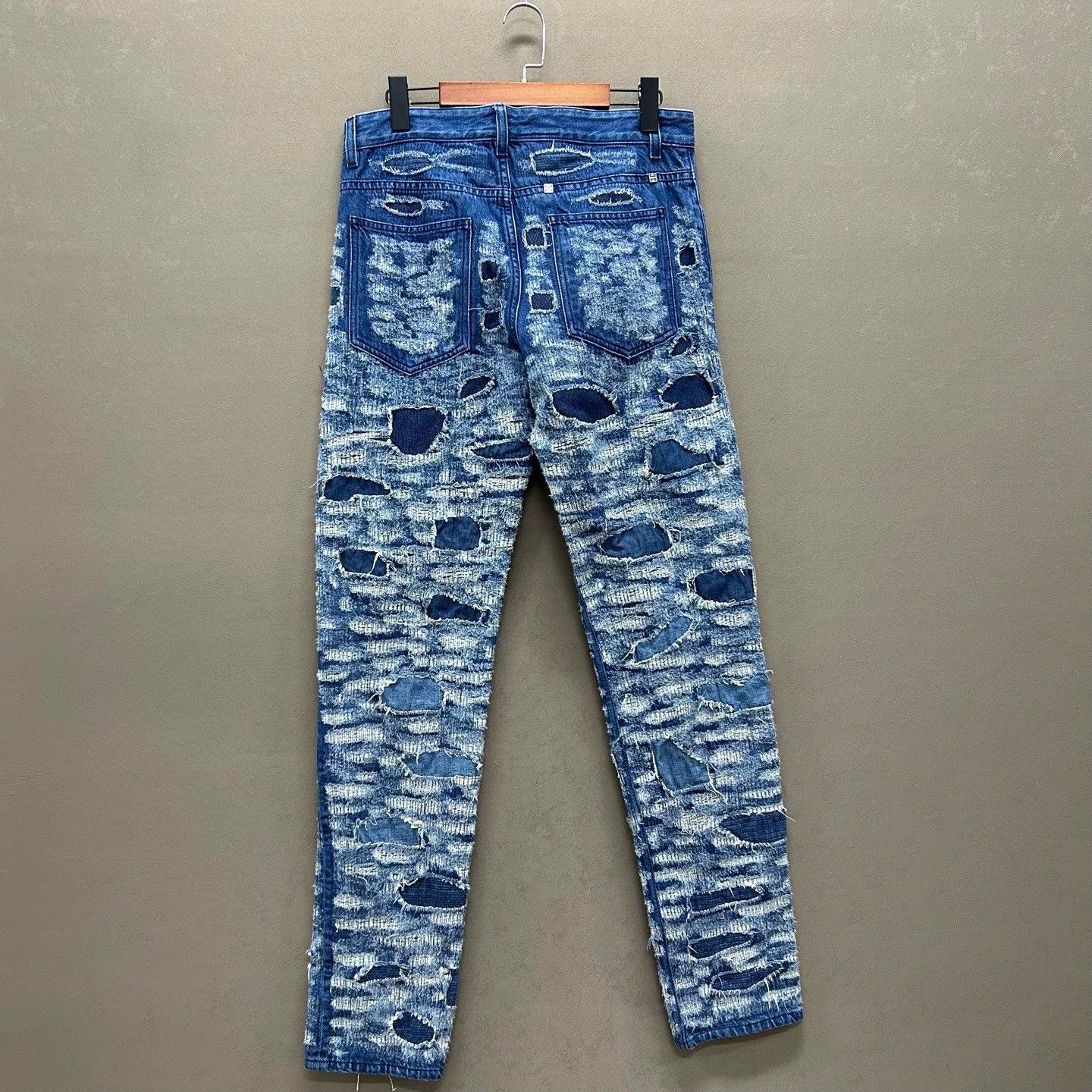 Givenchy Givenchy Distressed Blue Denim Jeans Size 31 Size US 31 - 2 Thumbnail