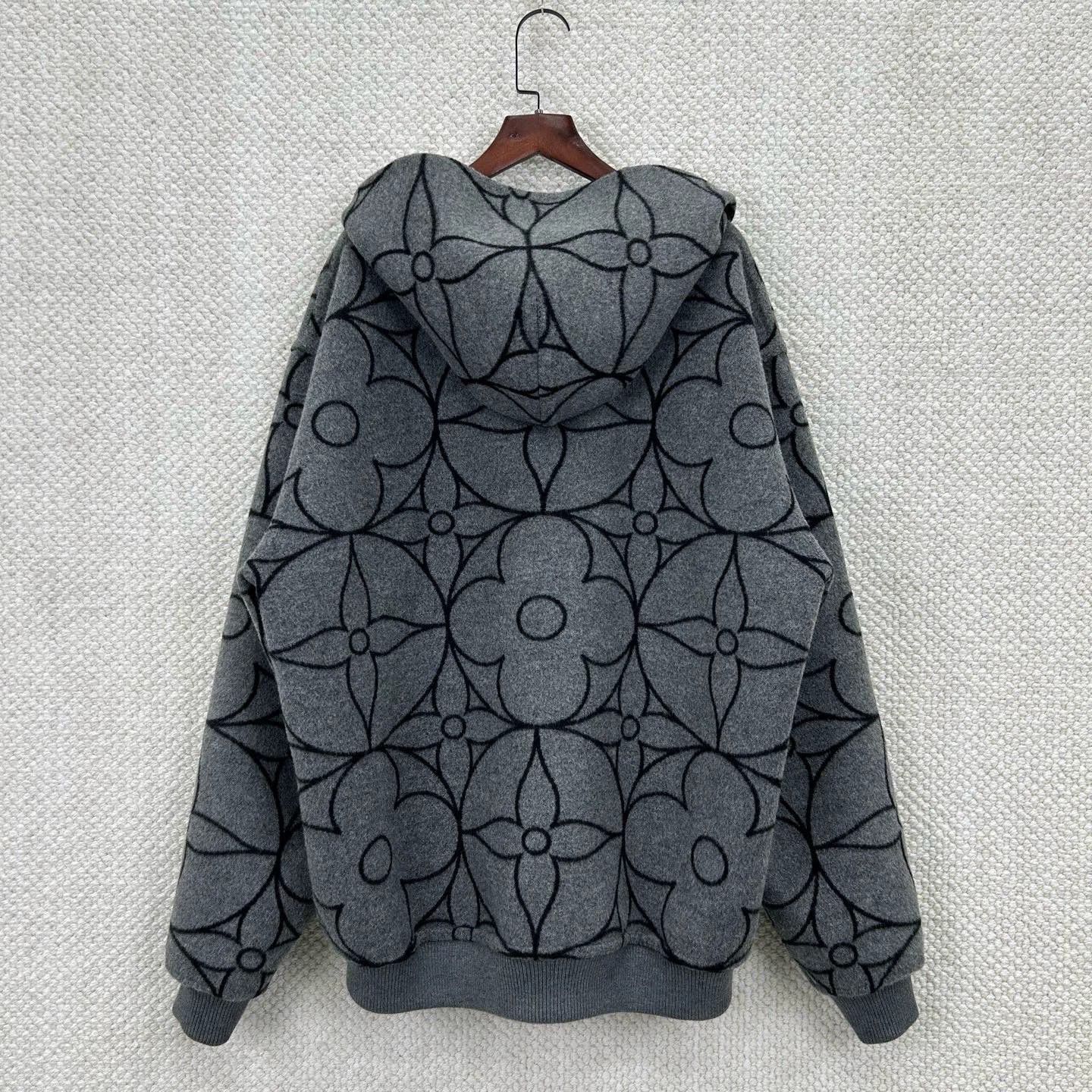 Louis Vuitton gray floral hoodie with black accents Size US L / EU 52-54 / 3 - 2 Thumbnail