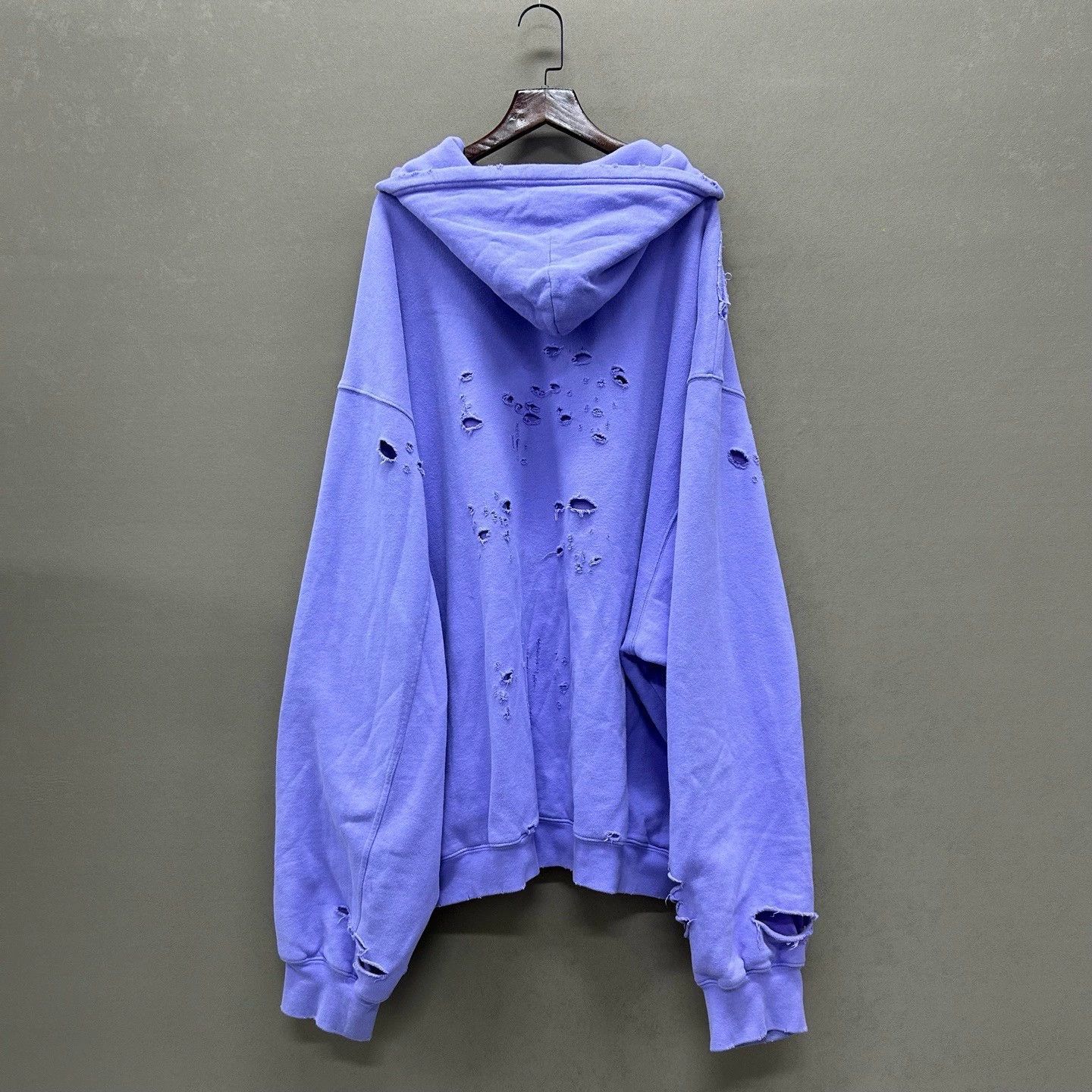 Balenciaga balenciaga logo hoodie in lavender color Size US L / EU 52-54 / 3 - 2 Thumbnail