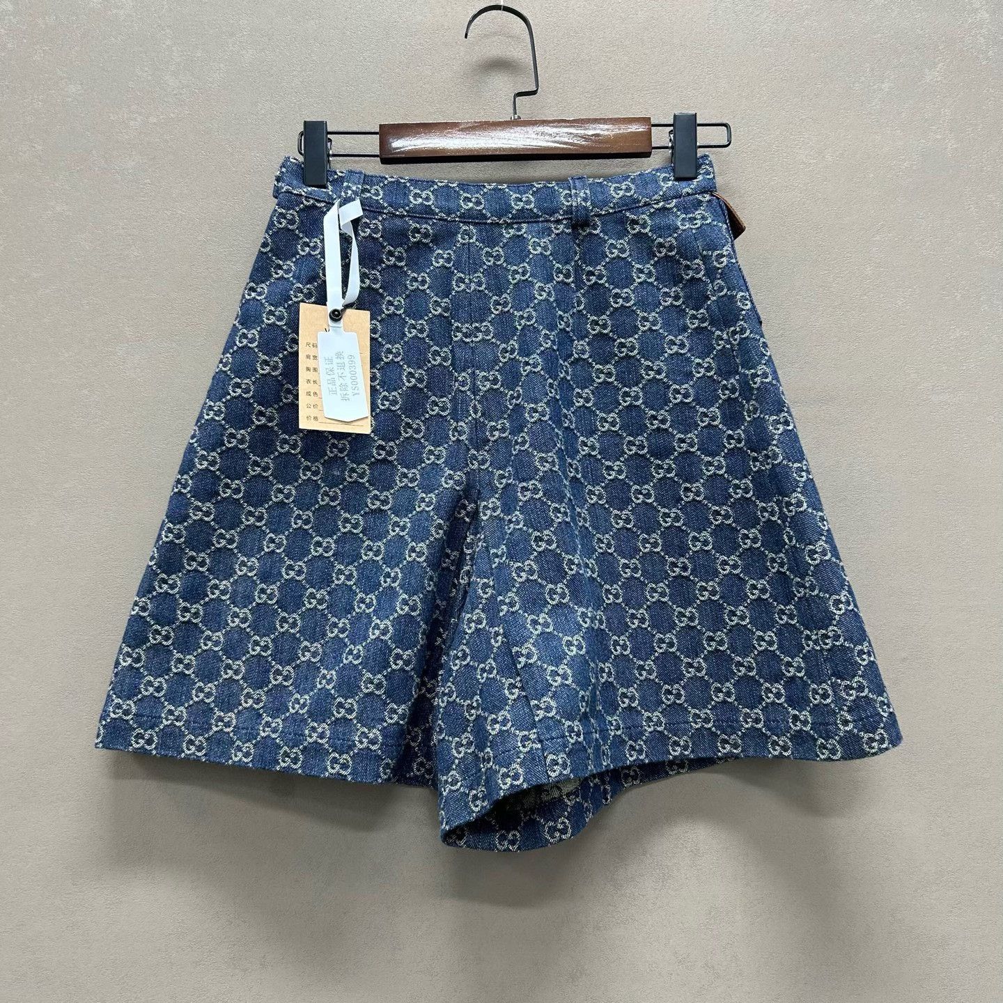 Gucci navy logo patchwork denim shorts Size 40" / US 18 - 2 Thumbnail
