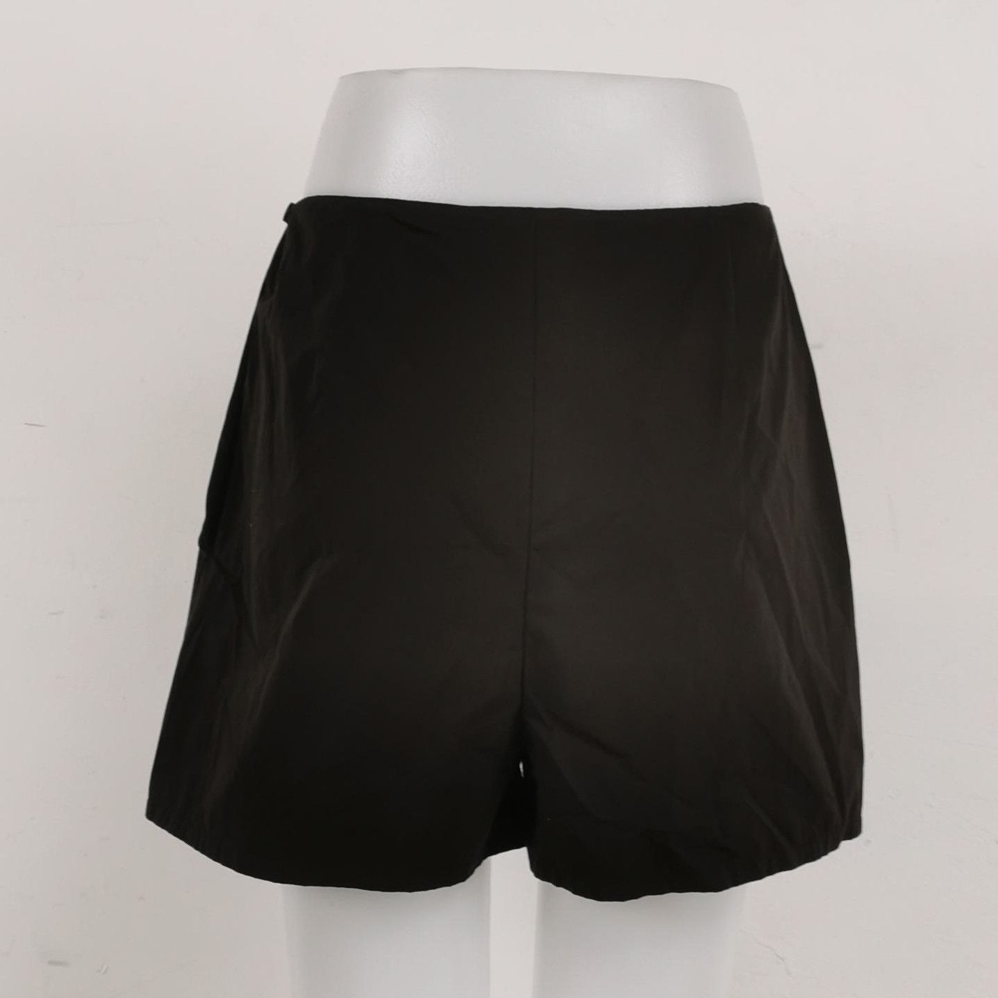 Prada Prada Black Cotton Polka Dot Shorts Size 38 0089 Size 38" / US 16 / IT 52 - 4 Thumbnail