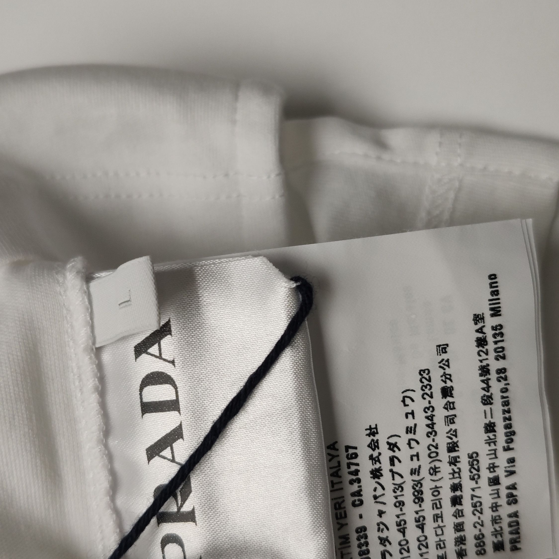 Prada Prada Cotton T-Shirt in Large Size 0089 Size L / US 10 / IT 46 - 11 Thumbnail