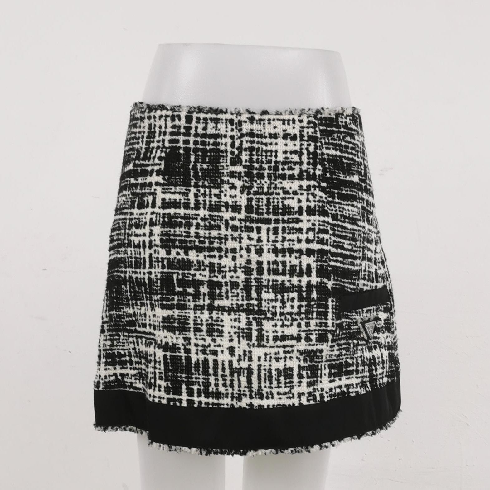 Prada Prada Color-Blocked Cotton-Linen Skirt Size 38 0089 Size 38" / US 16 / IT 52 - 2 Thumbnail