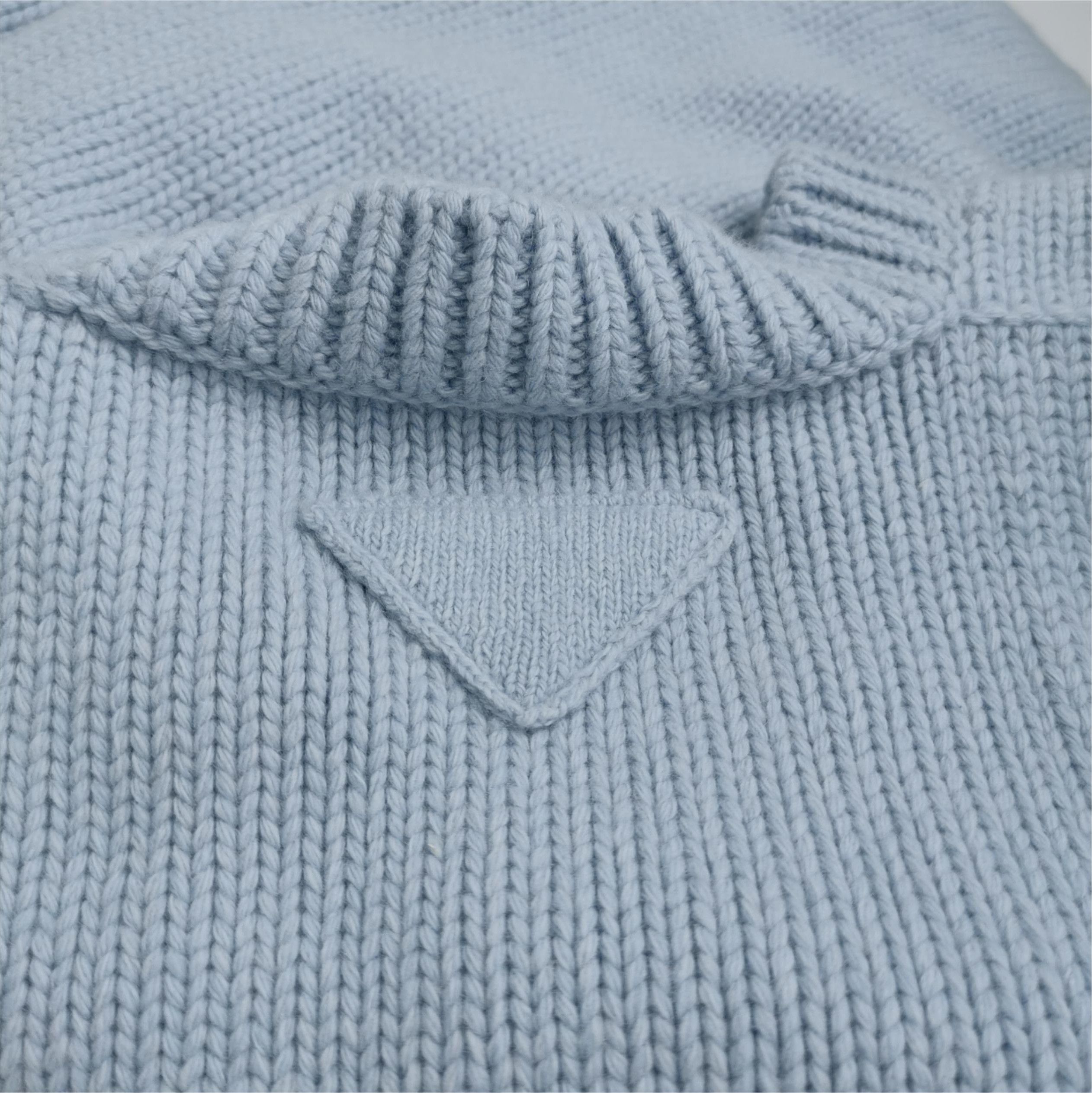 Prada Prada Wool Cashmere Blend V-Neck Sweater - dmc Size M / US 6-8 / IT 42-44 - 3 Thumbnail