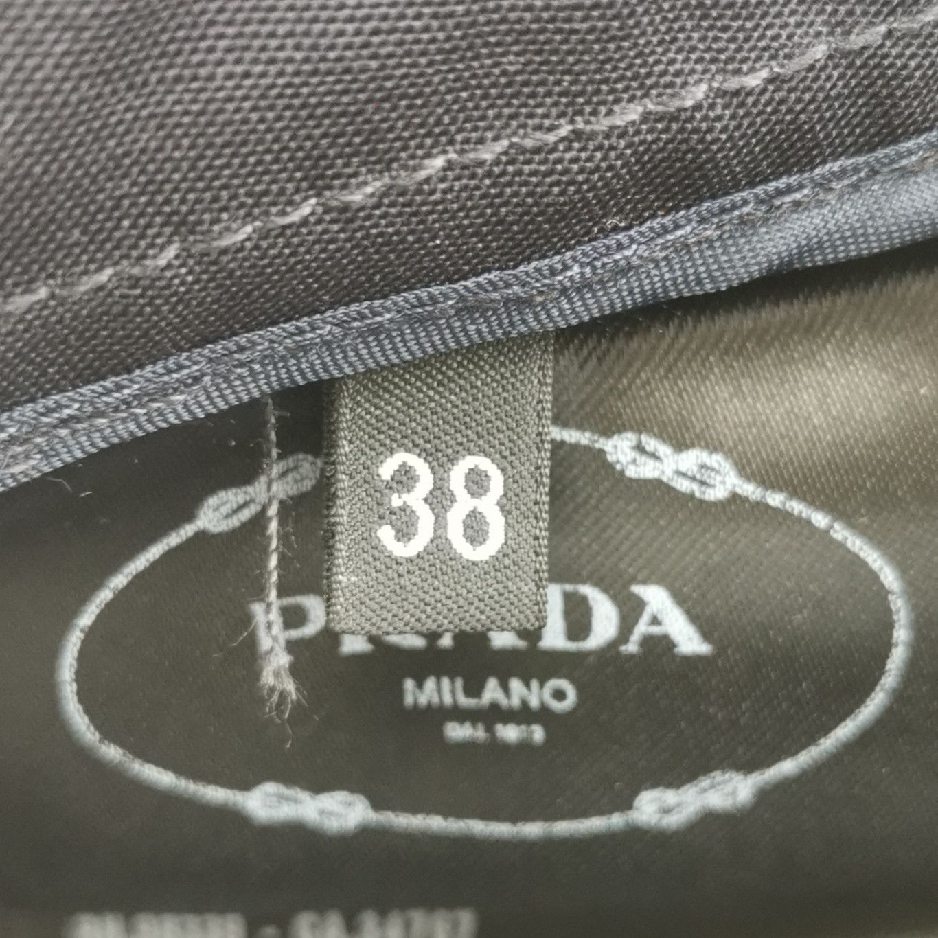Prada Prada Wool Solid Color Trousers in Size 38 - dmc Size 38" / US 16 / IT 52 - 7 Thumbnail