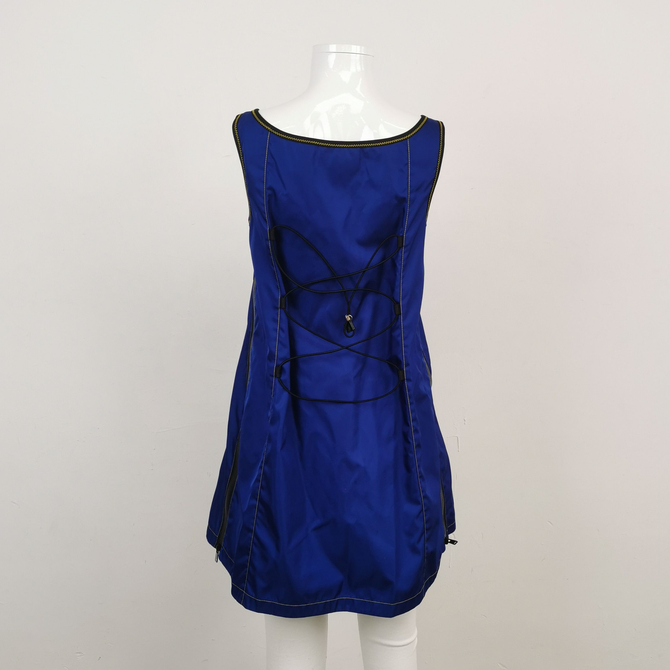 Prada Prada Color-Block Triangle Logo Dress - dmc Size M / US 6-8 / IT 42-44 - 2 Thumbnail