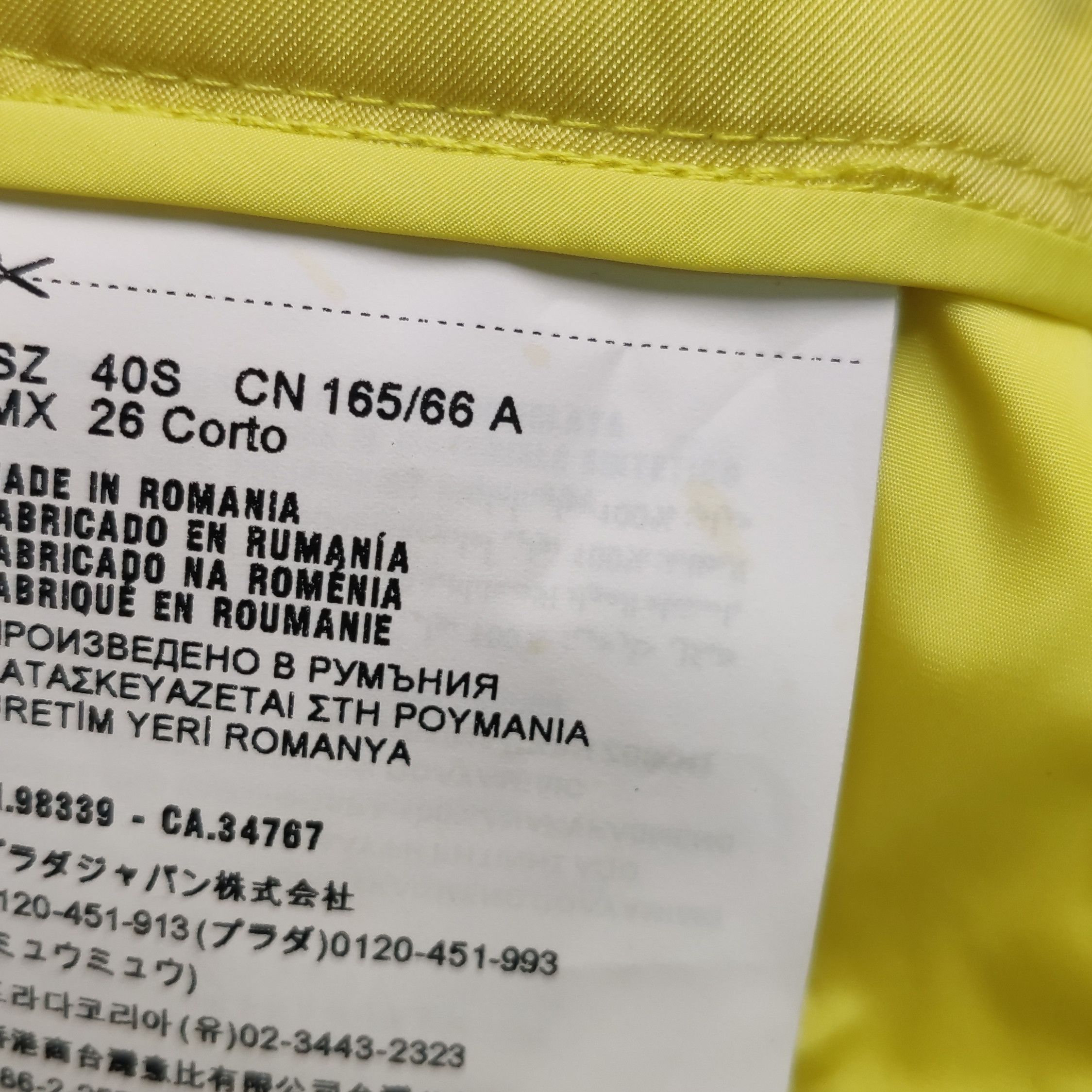 Prada Prada Yellow Belted Short Pants Size 40 - dmc Size 40" / US 18 - 9 Thumbnail
