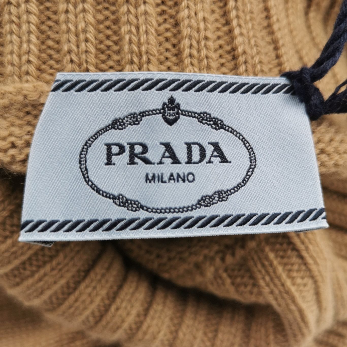 Prada Prada Cashmere Turtleneck Sweater in Beige - dmc Size M / US 6-8 / IT 42-44 - 4 Thumbnail