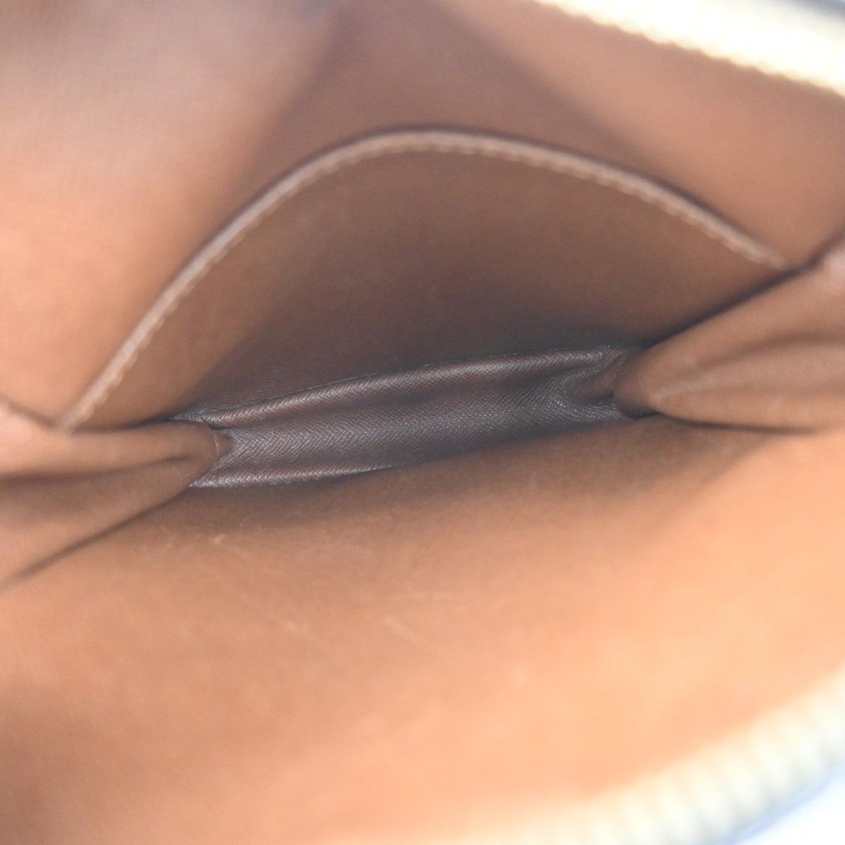 Louis Vuitton Louis Vuitton Danube Handbag Monogram Canvas Size ONE SIZE - 5 Thumbnail