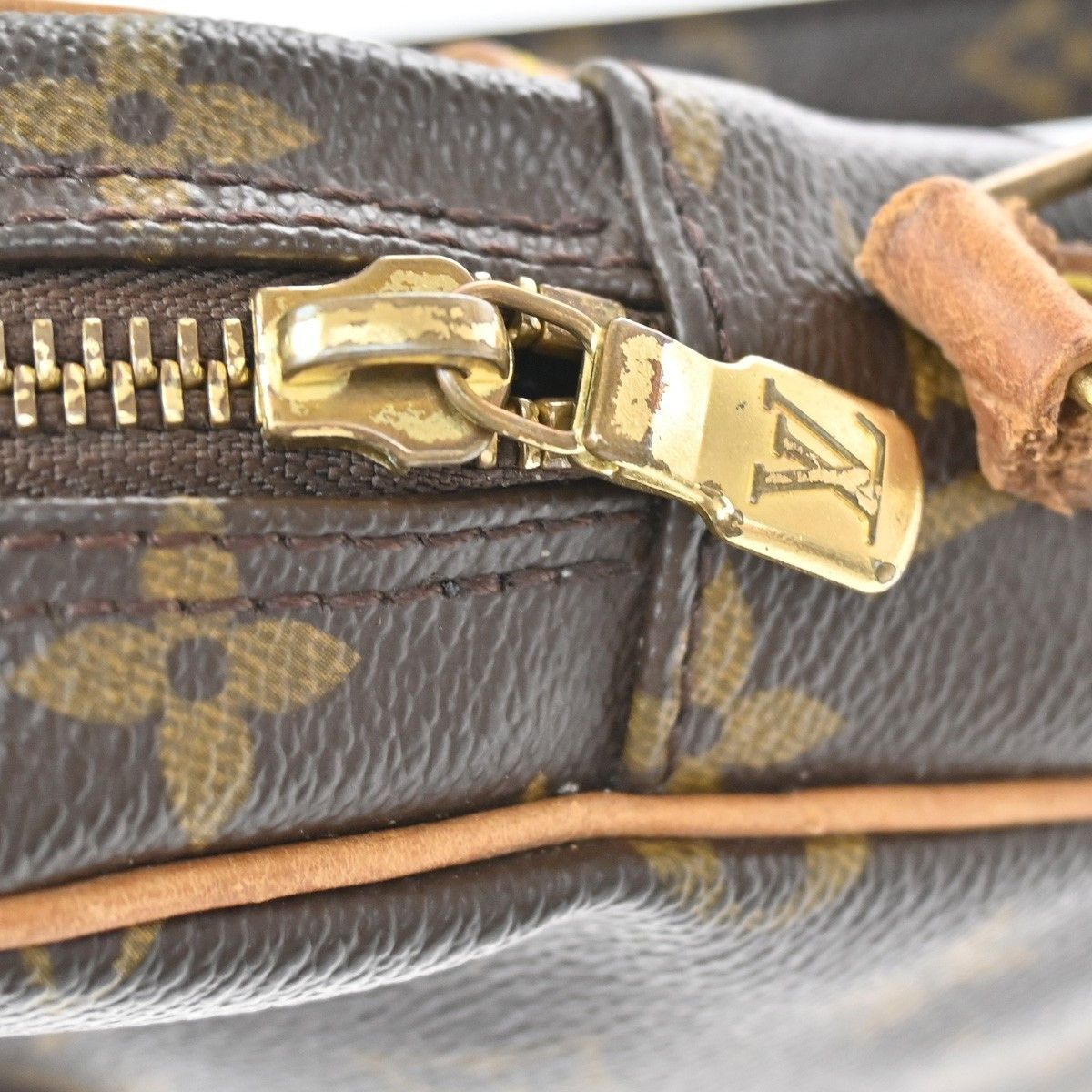 Louis Vuitton Louis Vuitton Danube Handbag Monogram Canvas Size ONE SIZE - 10 Thumbnail