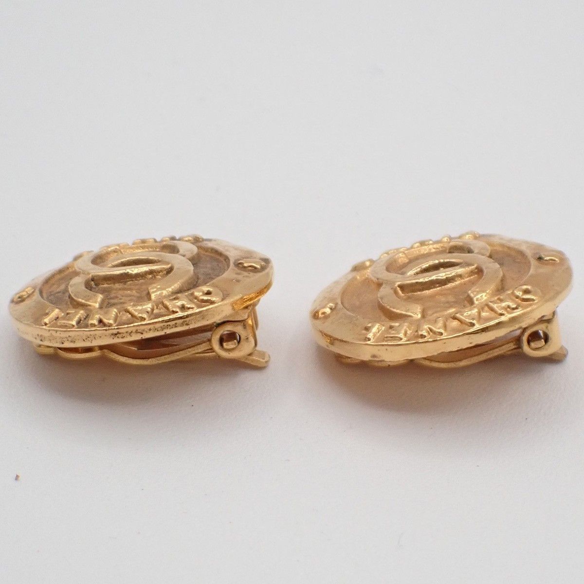 Chanel Chanel Vintage CC Round Button Clip-On Earrings Metal Size ONE SIZE - 10 Thumbnail