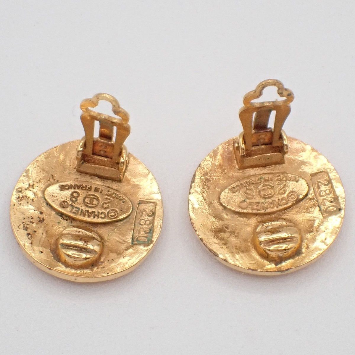 Chanel Chanel Vintage CC Round Button Clip-On Earrings Metal Size ONE SIZE - 4 Thumbnail