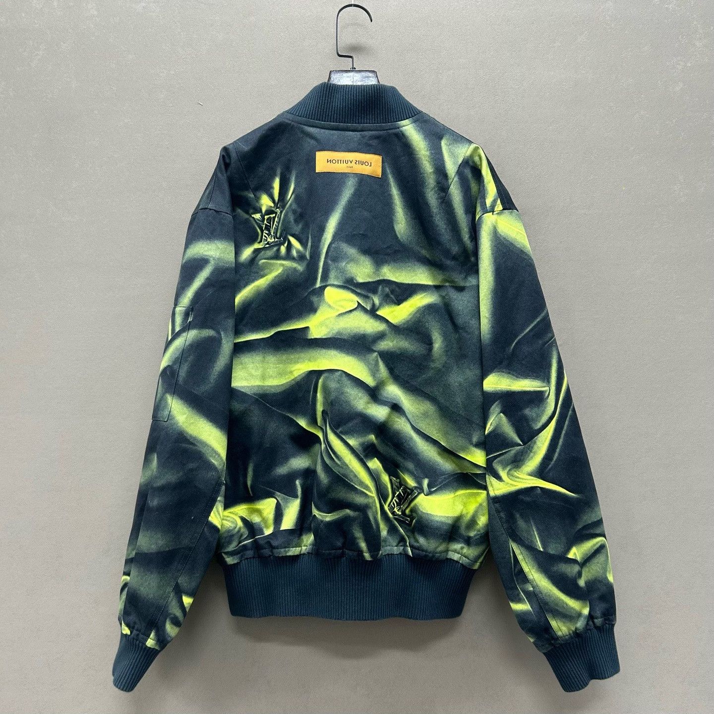 Louis Vuitton louis vuitton logo print jacket in green Size US L / EU 52-54 / 3 - 2 Thumbnail