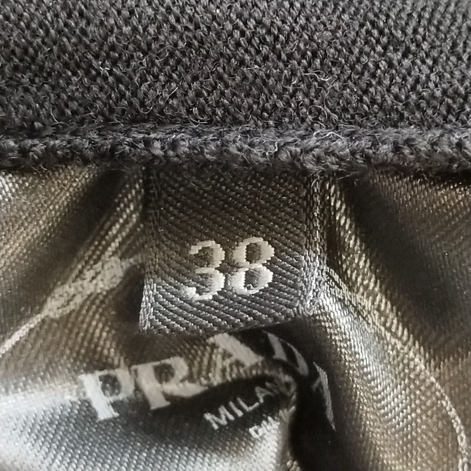 Prada Prada Wool Logo Button-Down V-Neck Sweater - dmc Size S / US 4 / IT 40 - 8 Thumbnail