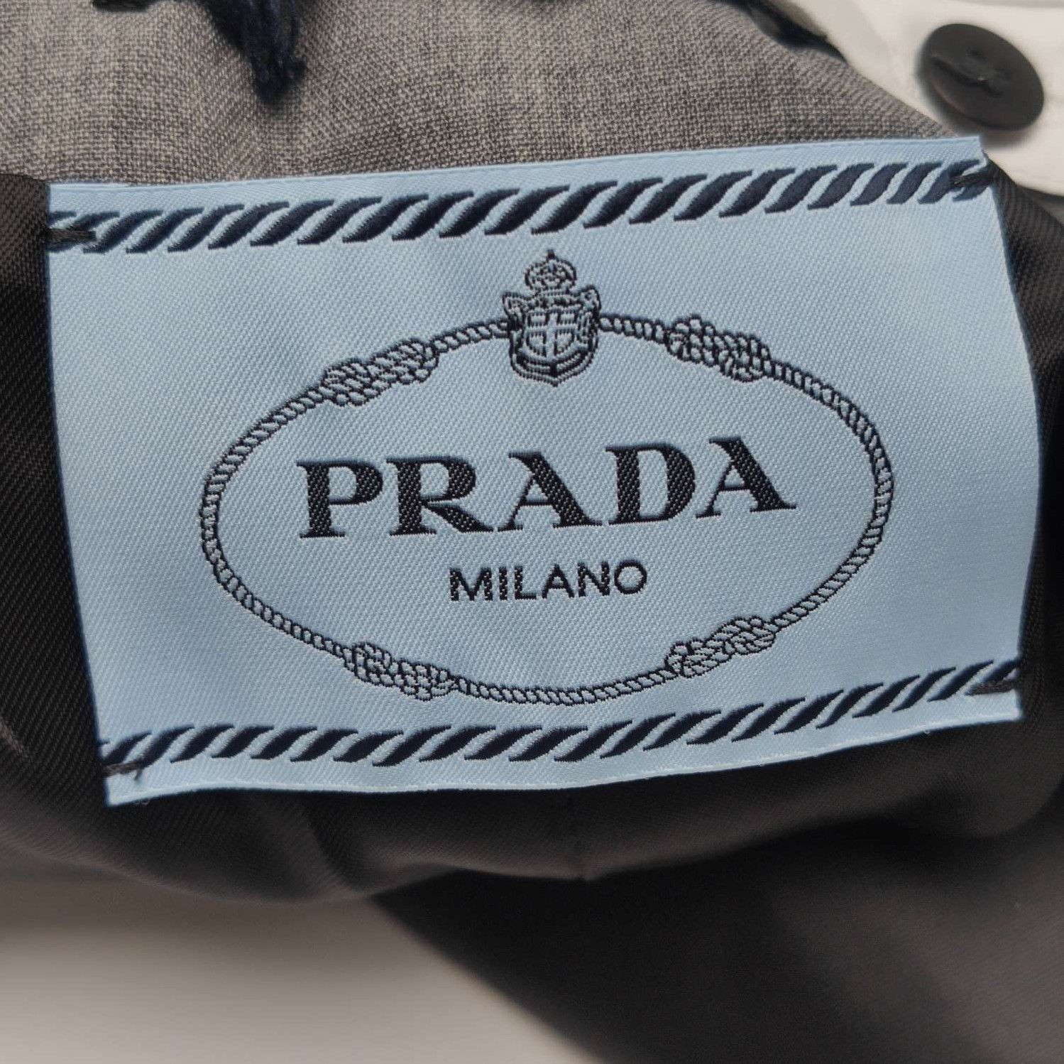 Prada Prada Contrast Collar Wool Coat in Gray - dmc Size S / US 4 / IT 40 - 4 Thumbnail