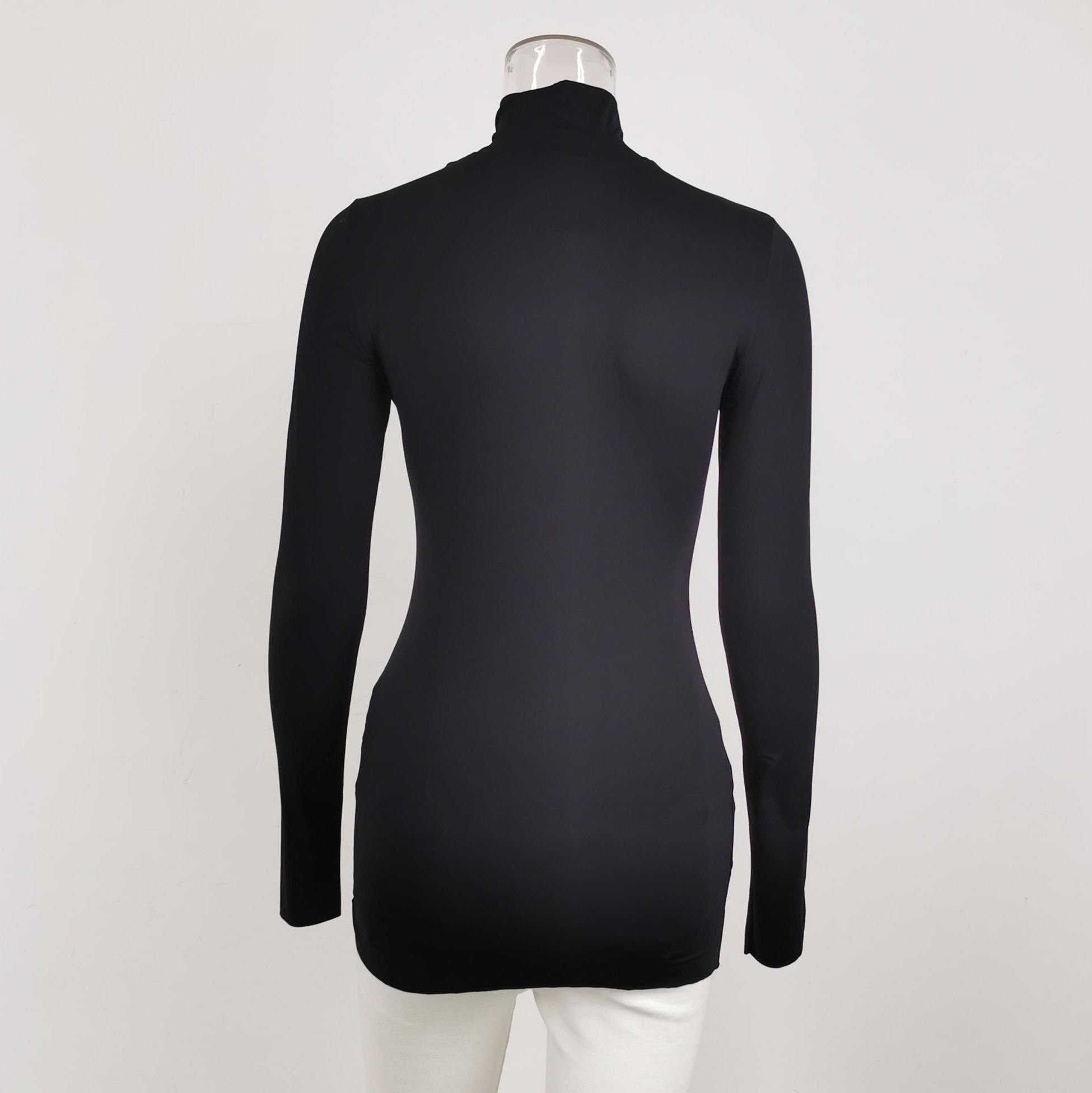 Prada Prada Solid Triangle Logo Top in Size 40 - dmc Size L / US 10 / IT 46 - 3 Thumbnail