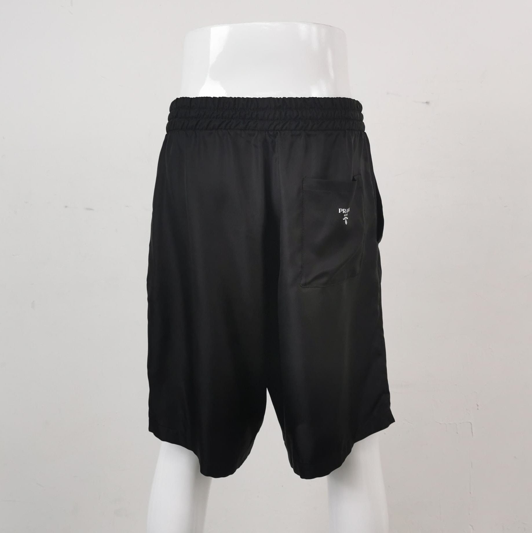 Prada Prada Silk Logo Shorts in Size M - dmc Size 25" / US 0 / IT 36 - 2 Thumbnail