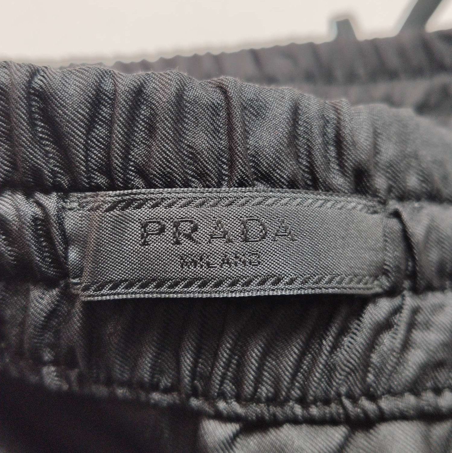 Prada Prada Silk Logo Shorts in Size M - dmc Size 25" / US 0 / IT 36 - 5 Thumbnail