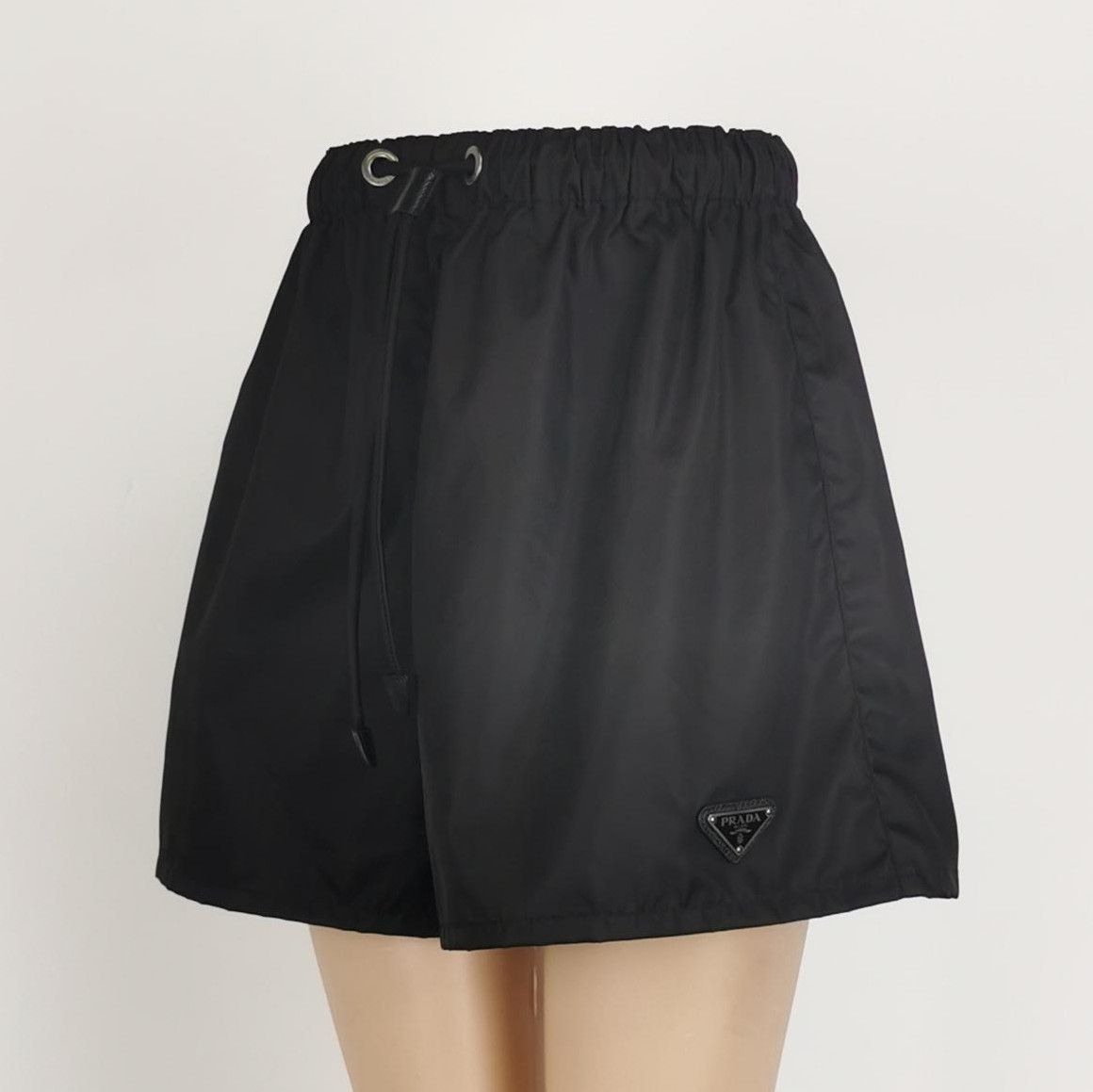 Prada Prada Solid Color Triangle Logo Shorts - dmc Size 40" / US 18 - 2 Thumbnail