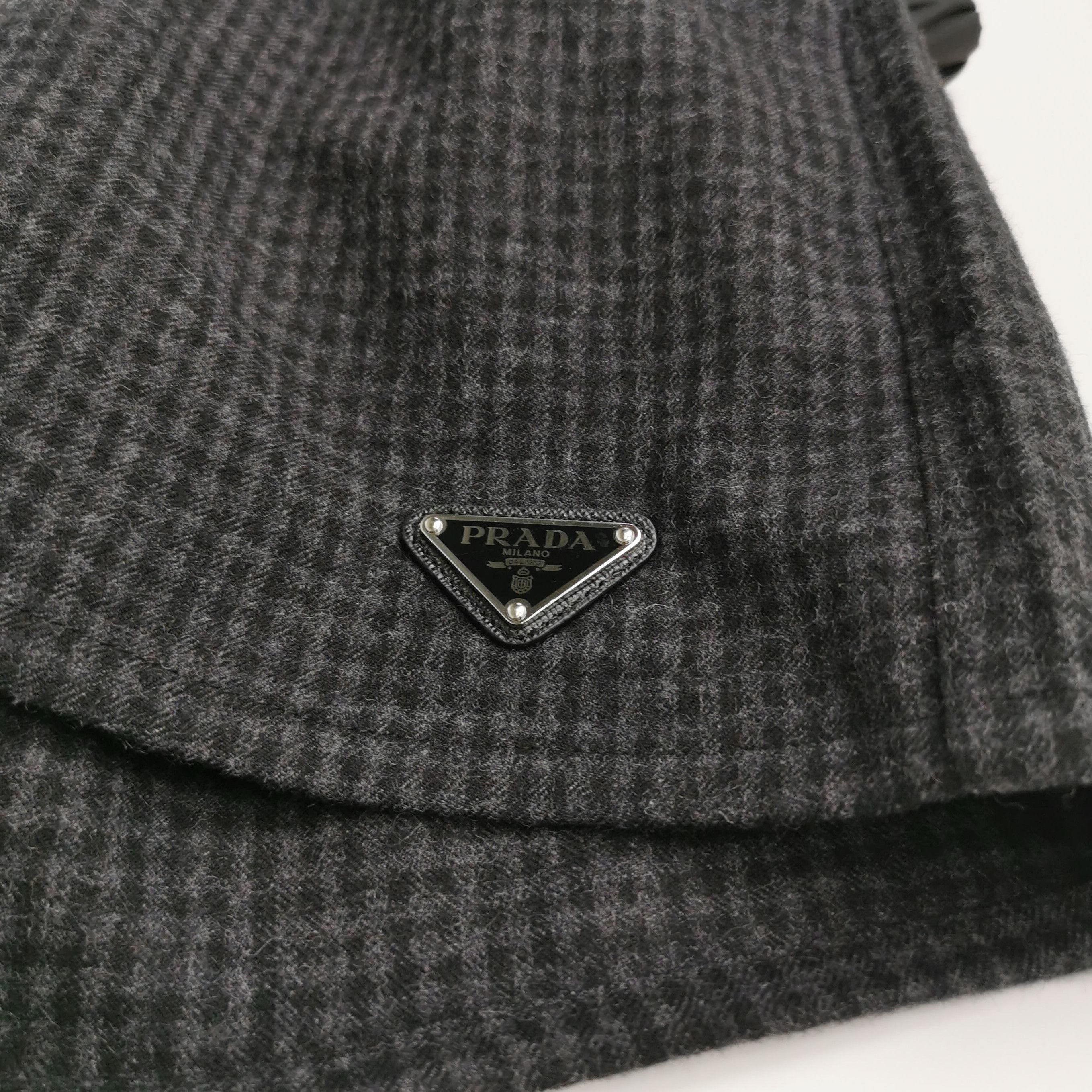 Prada Prada Black Wool Logo Triangle Shorts Size 40 - dmc Size 40" / US 18 - 3 Thumbnail