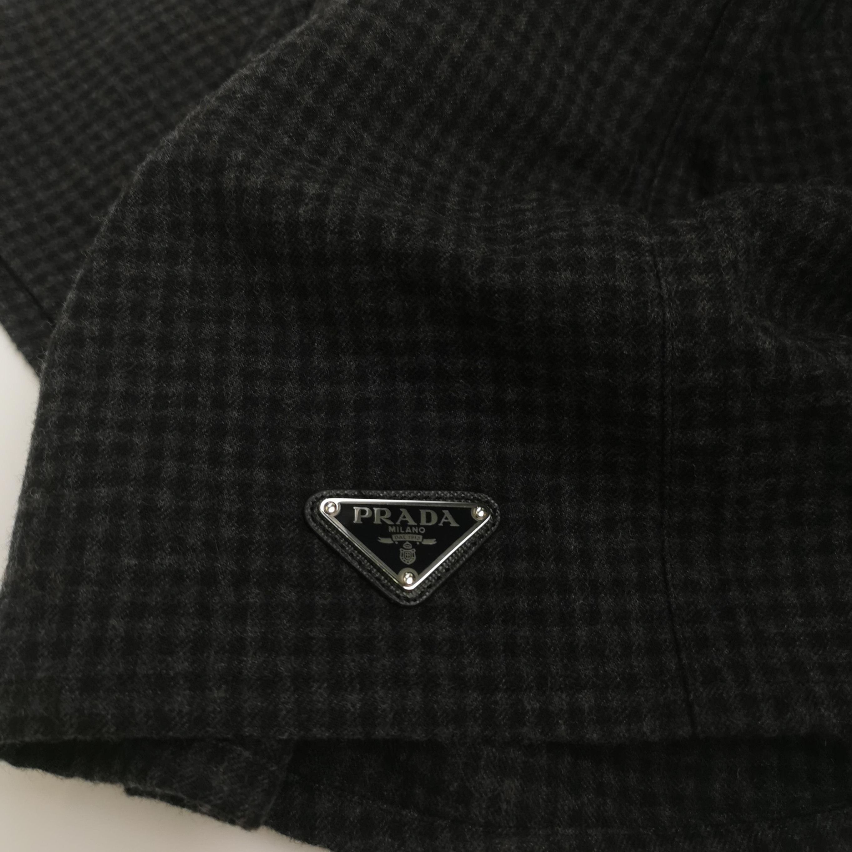 Prada Prada Color Block Triangle Logo Shorts - dmc Size 36" / US 14 / IT 50 - 3 Thumbnail