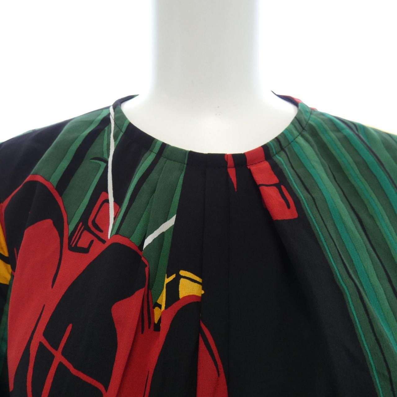 Louis Vuitton Louis Vuitton Louis Vuitton FHRO16RVA Silk Dress Others Dresses FHRO16RVA DUTY FREE for USA Size ONE SIZE - 5 Thumbnail