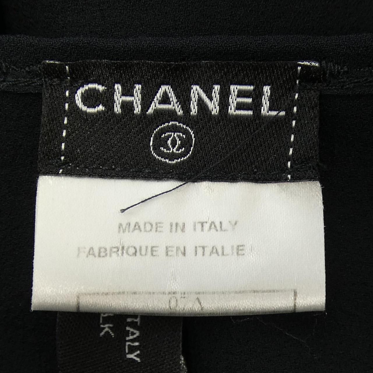 Chanel Chanel Chanel P31520W03964 100% Silk Top Others Tops P31520W03964 07A DUTY FREE for USA Size ONE SIZE - 5 Thumbnail
