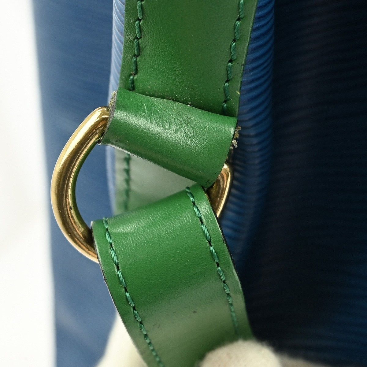 Louis Vuitton Louis Vuitton Bicolor Noe Handbag Epi Leather Size ONE SIZE - 5 Thumbnail