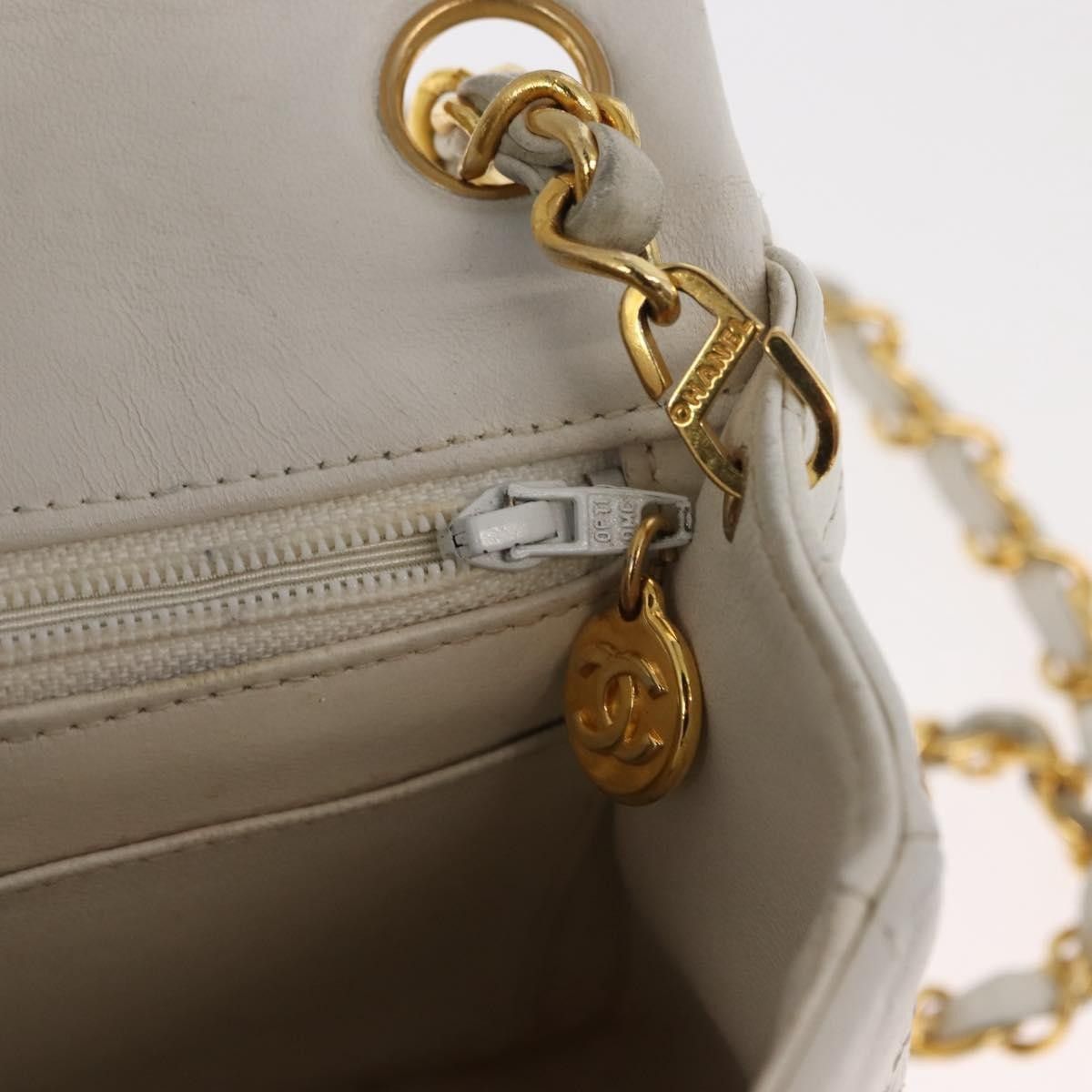 Chanel Chanel Vintage Square Classic Single Flap Bag Quilted Lambskin Size ONE SIZE - 24 Thumbnail