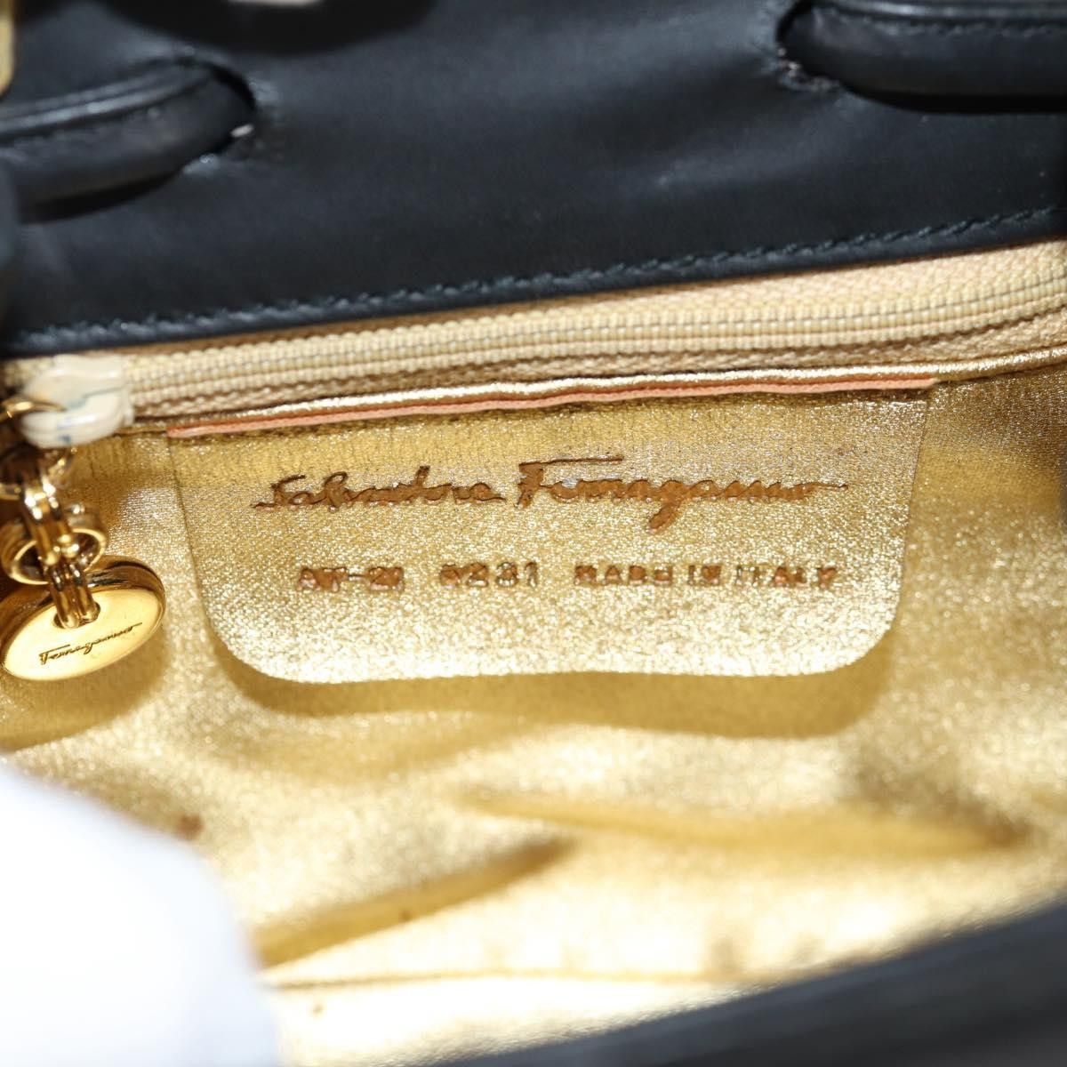 Salvatore Ferragamo Salvatore Ferragamo Gancini Shoulder Bag Leather Size ONE SIZE - 6 Thumbnail