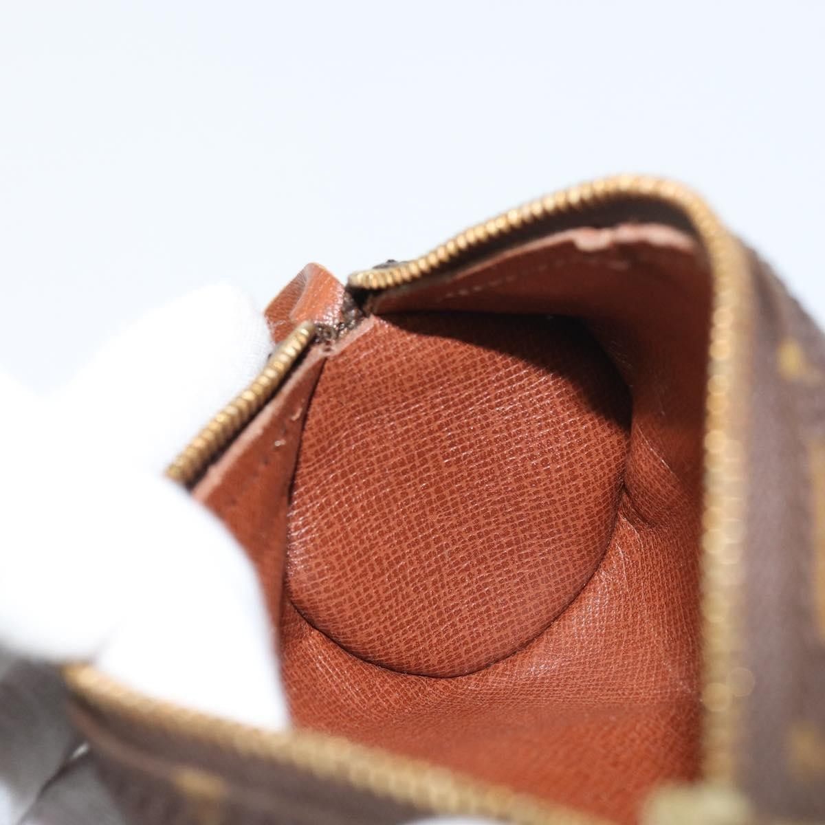 Louis Vuitton Louis Vuitton Papillon Pochette Monogram Canvas Size ONE SIZE - 18 Thumbnail