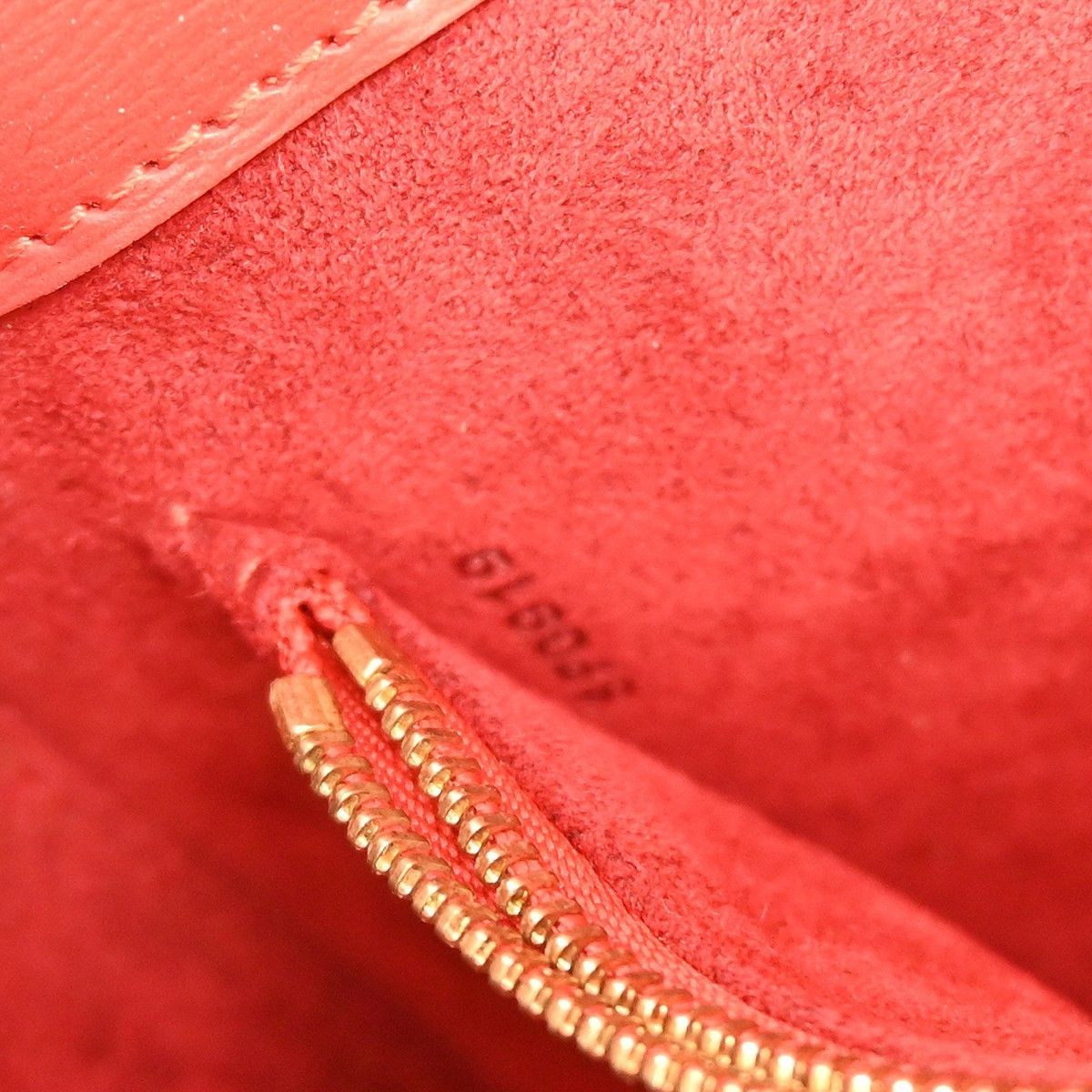 Louis Vuitton Louis Vuitton Buci Handbag Epi Leather Size ONE SIZE - 5 Thumbnail