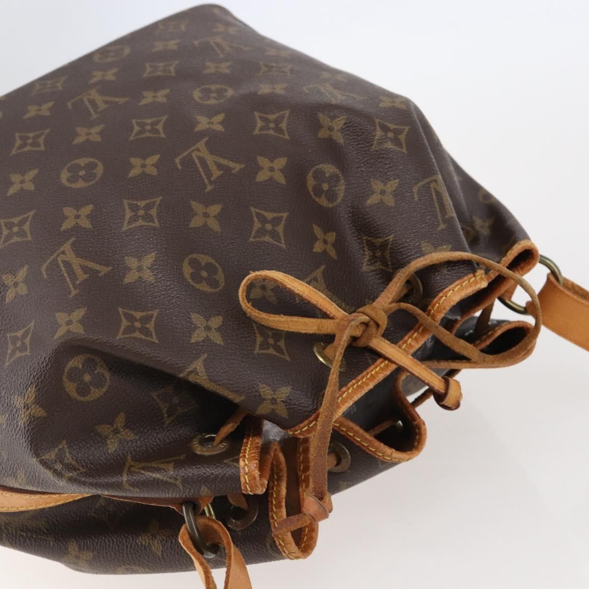 Louis Vuitton Louis Vuitton Petit Noe Handbag Monogram Canvas Size ONE SIZE - 14 Thumbnail