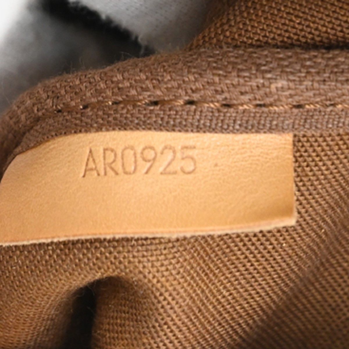 Louis Vuitton Louis Vuitton Saumur Handbag Monogram Canvas Size ONE SIZE - 7 Thumbnail