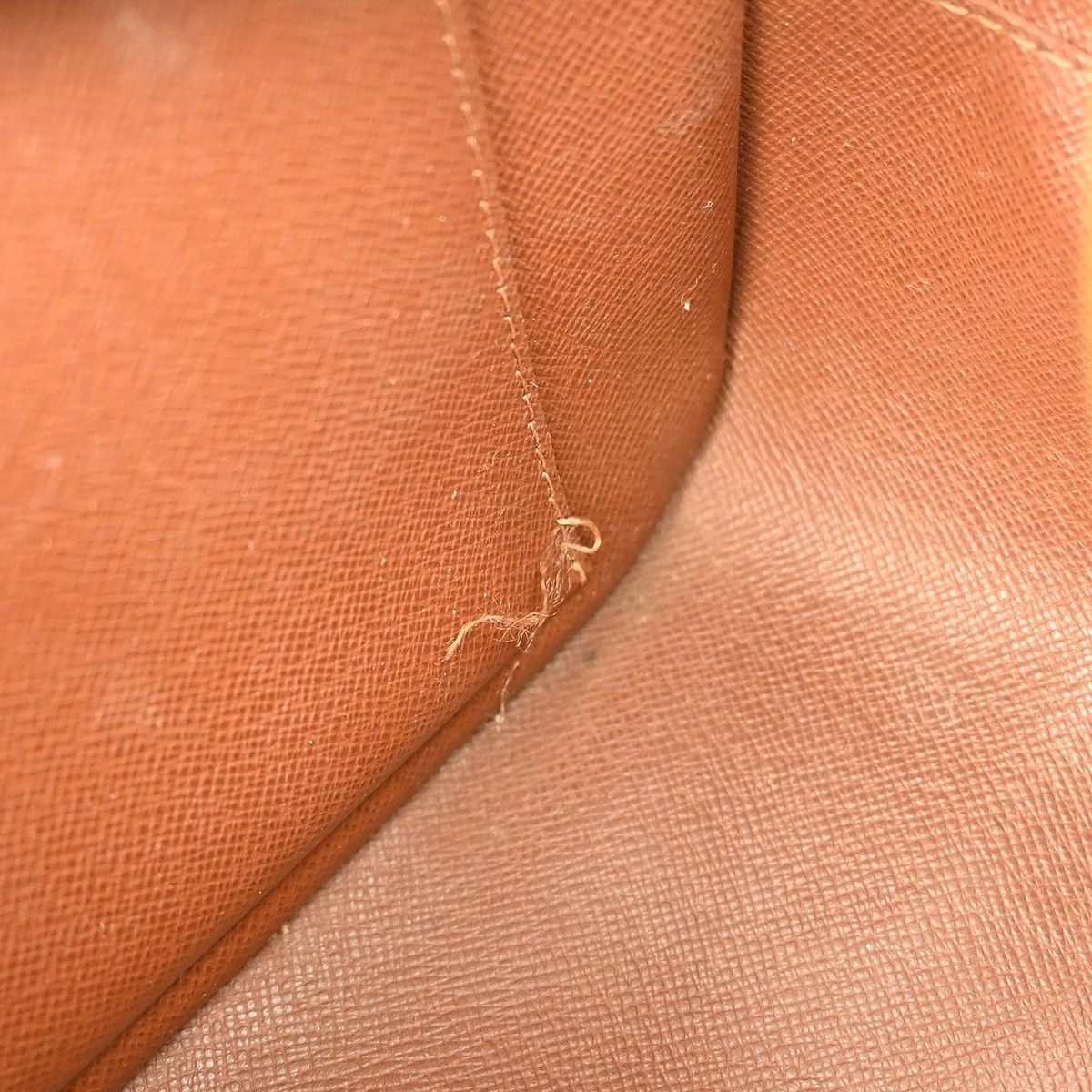 Louis Vuitton Louis Vuitton Cite Handbag Monogram Canvas Size ONE SIZE - 9 Thumbnail