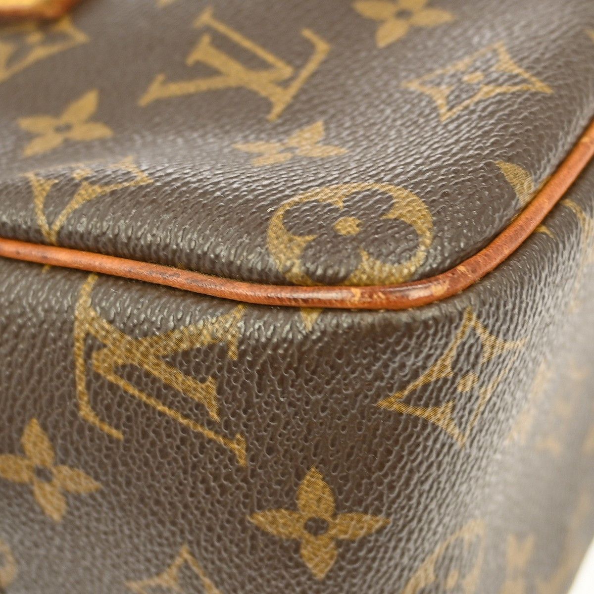 Louis Vuitton Louis Vuitton Cite Handbag Monogram Canvas Size ONE SIZE - 7 Thumbnail