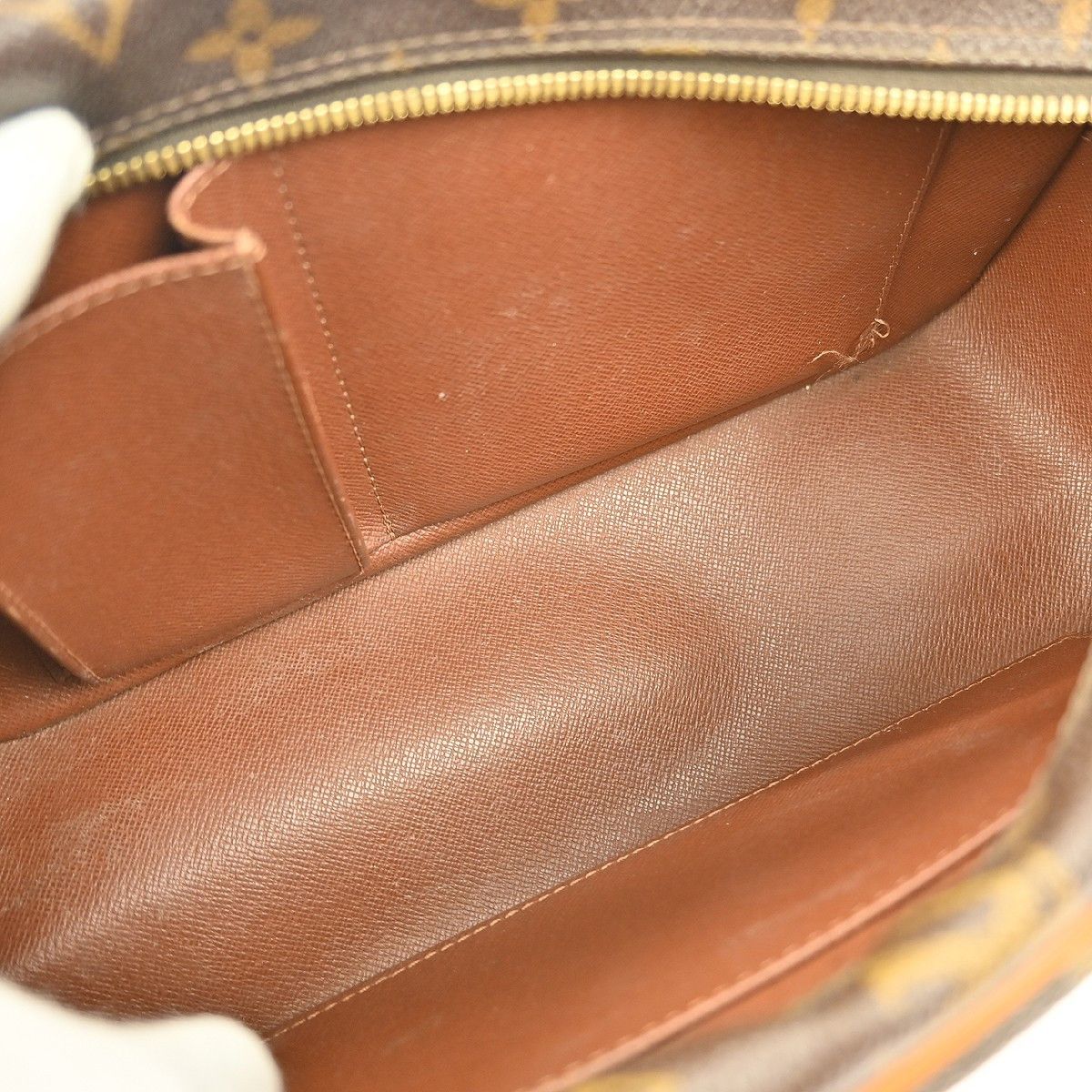 Louis Vuitton Louis Vuitton Cite Handbag Monogram Canvas Size ONE SIZE - 3 Thumbnail