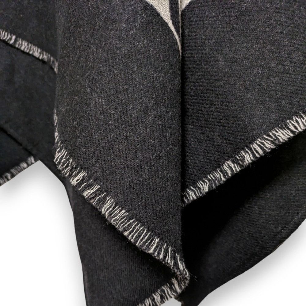 Burberry Burberry Burberry TB Logo Wool Cape Cotton Shawl DUTY FREE for USA Size ONE SIZE - 6 Thumbnail