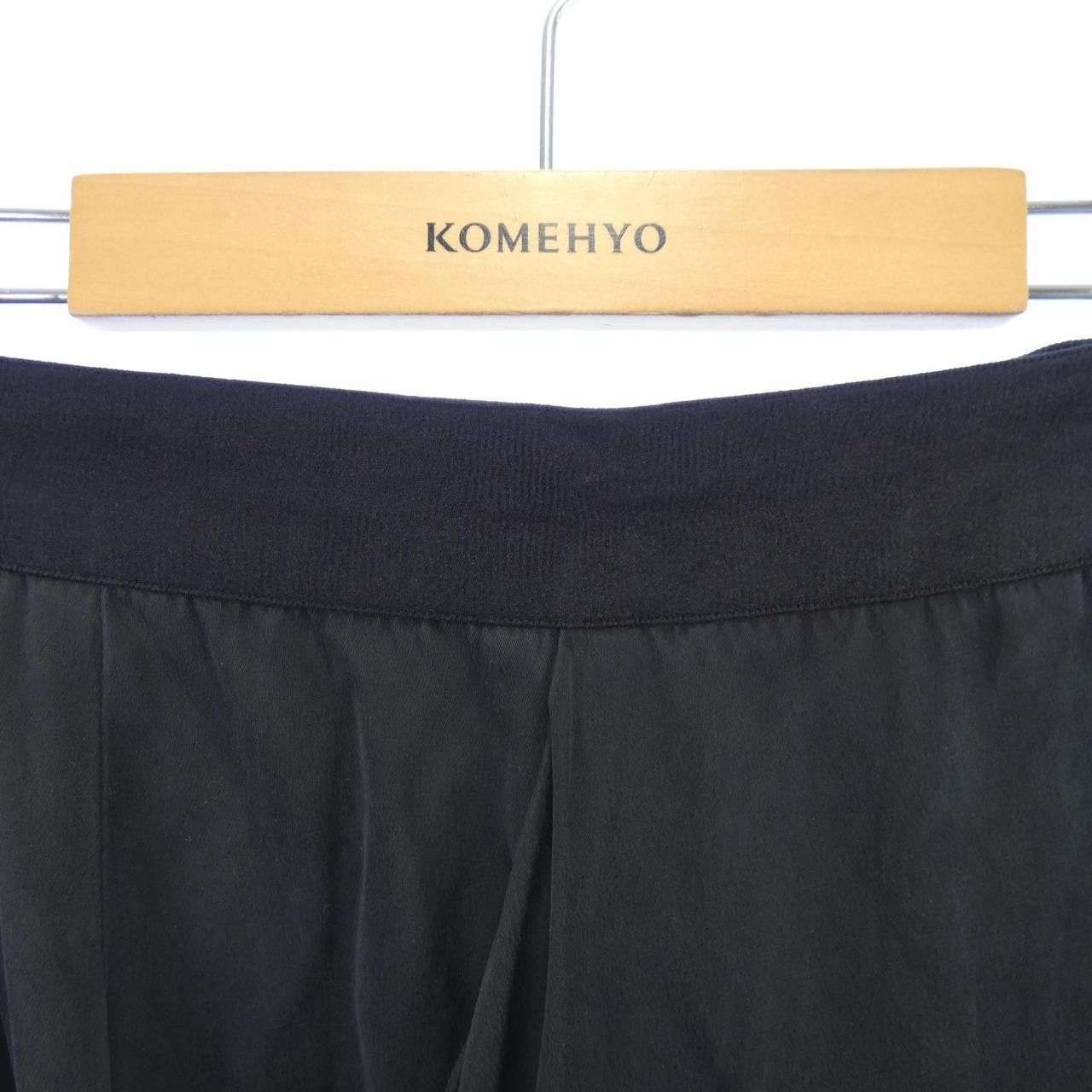 Chanel Chanel Chanel P36882V10591 Silk Skirt Others Skirts P36882V10591 DUTY FREE for USA Size ONE SIZE - 6 Thumbnail